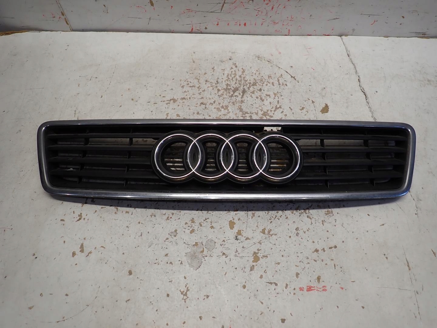 Grill AUDI A6 C5 1997-2001 4B0853651A