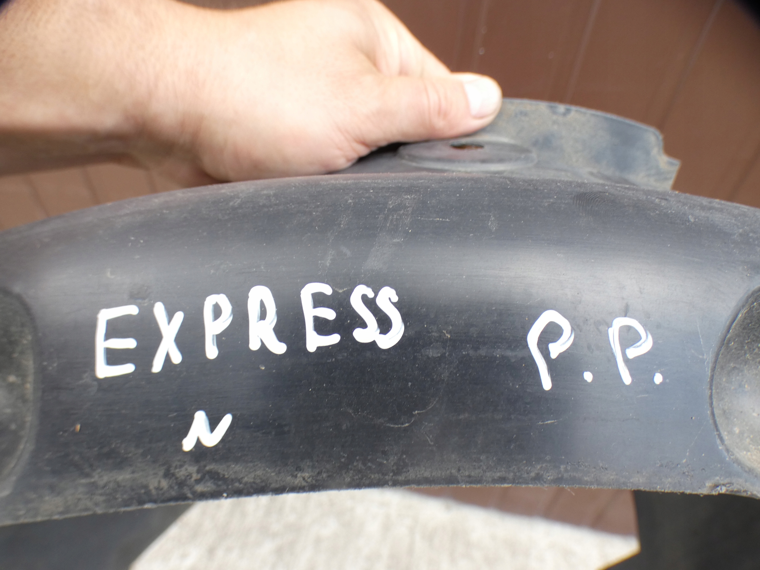 mudguard front front side right Renault Express 638405770R