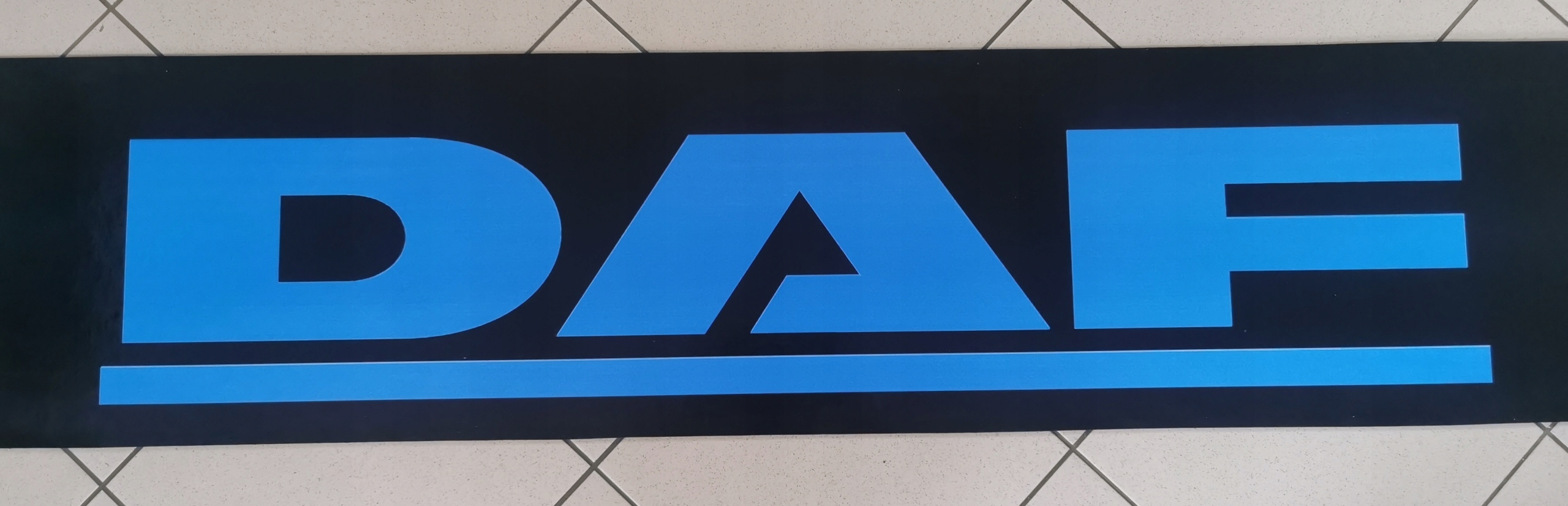 Chlapacz naczepy przyczepy CZARNY nadruk DAF Producent GP