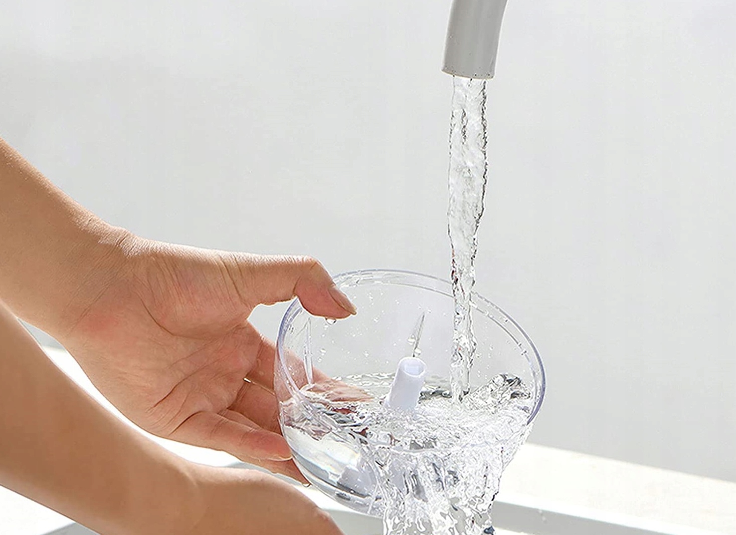 ROZDRABNIACZ DO WARZYW KRAJACZ SIEKACZ UNIWERSALNY DO CEBULI MAŁY Materiał obudowy tworzywo sztuczne