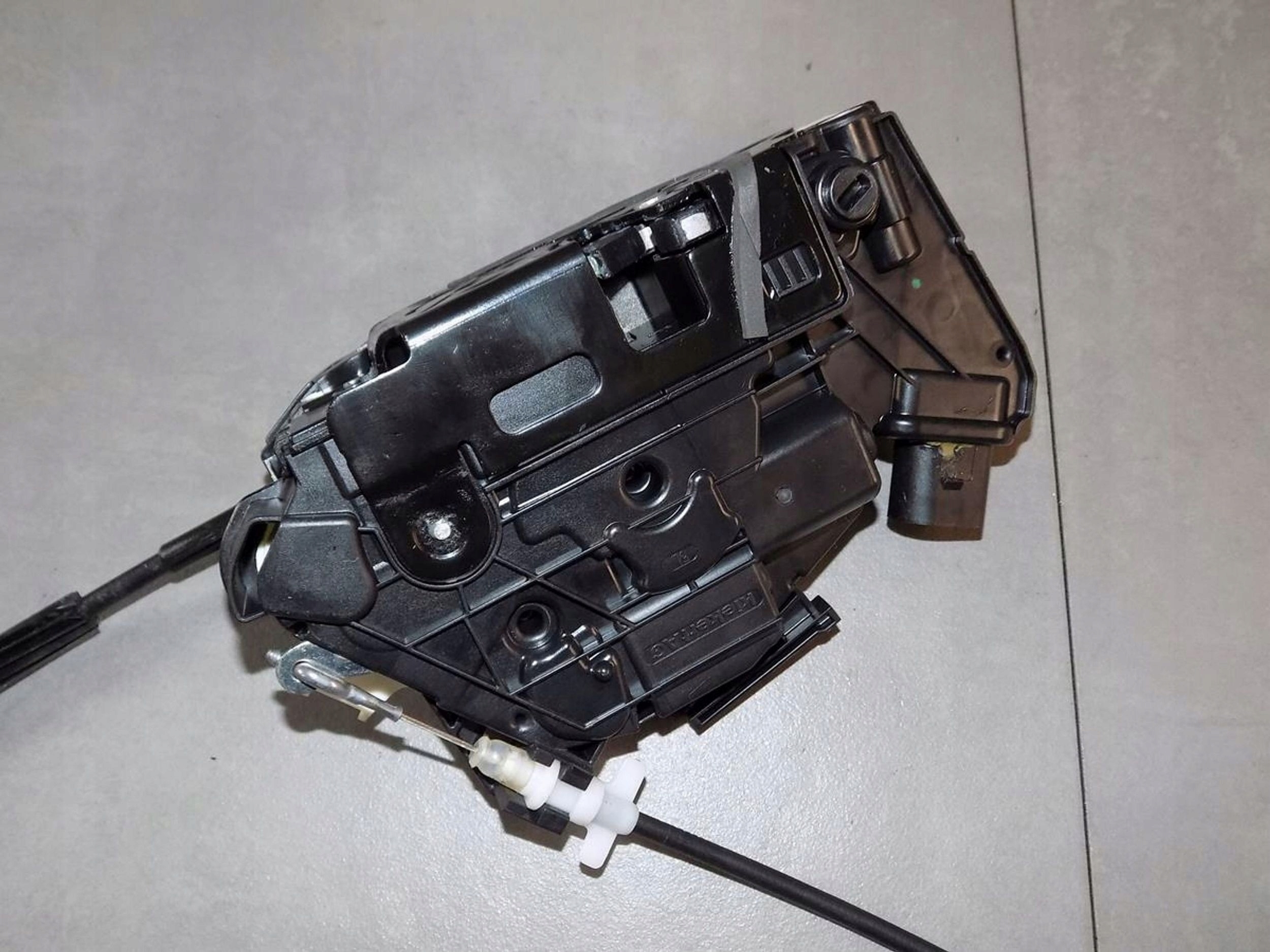 VW PASSAT CC lock left rear part 5N0839015H