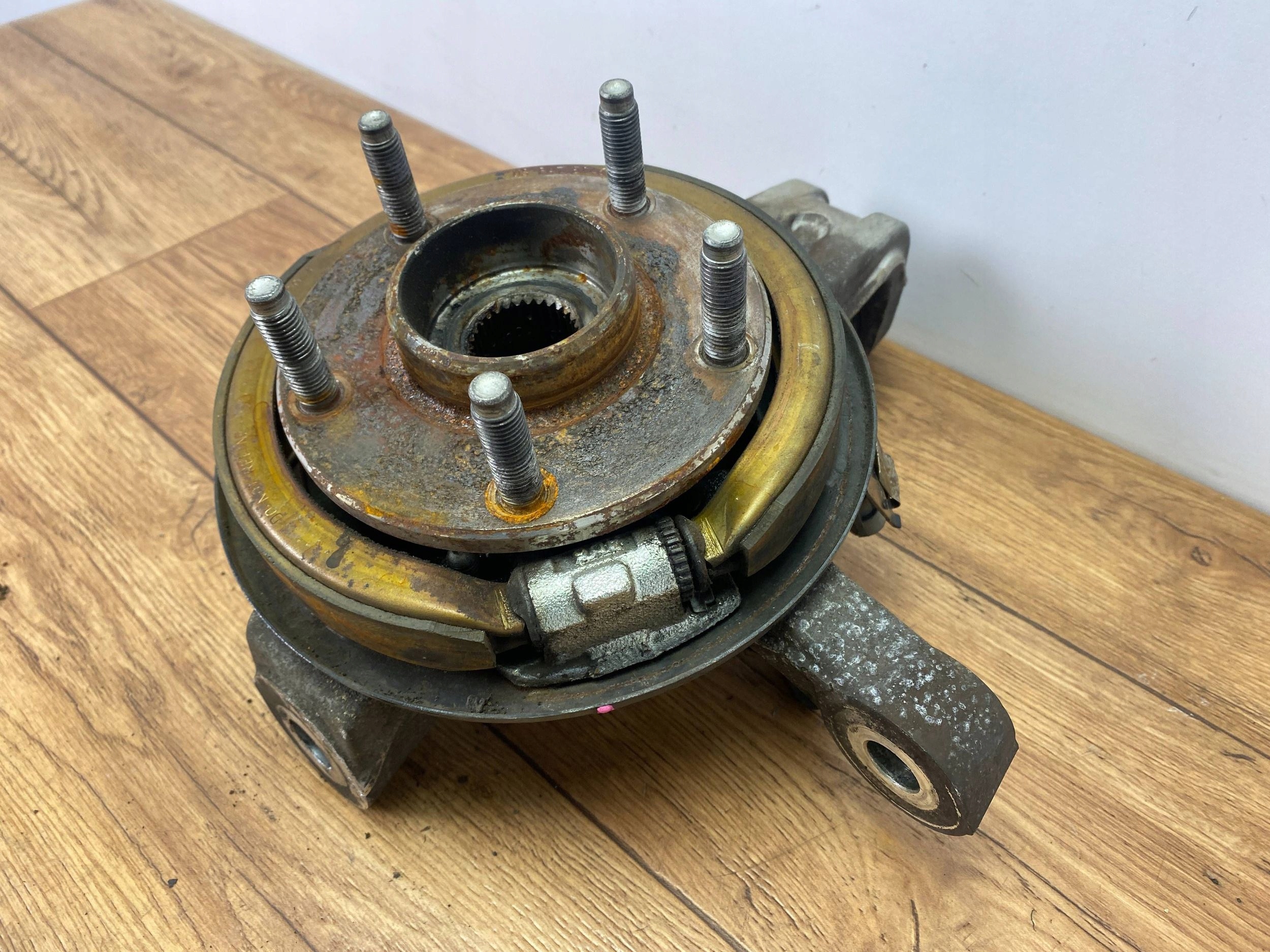 swing rear left Chevrolet Corvette C6 2005+