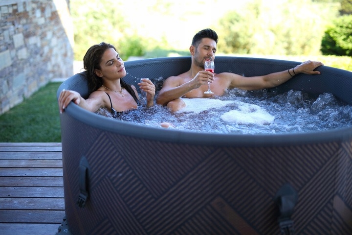DMUCHANE SPA BASEN Z HYDROMASAŻEM RELAKS PODGRZEWANA WODA MONO ECO WIFI 6os Głębokość 63 cm