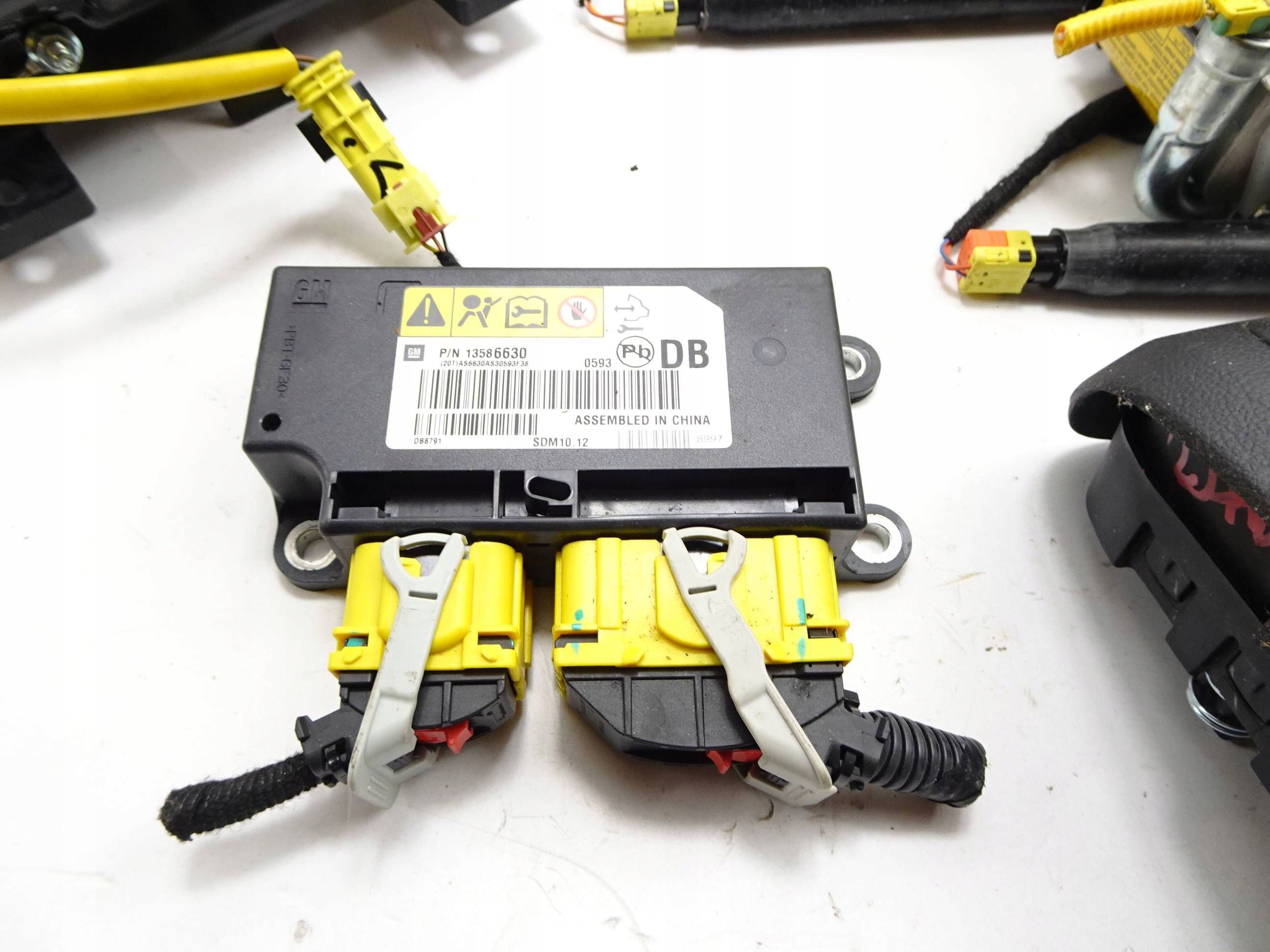 Подушки ремни комплект. Chevrolet trax