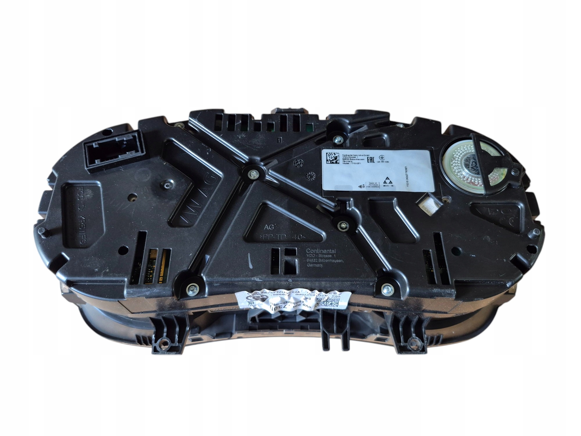 спидометр часы SKODA FABIA III 1.0 европа 6V0920730D