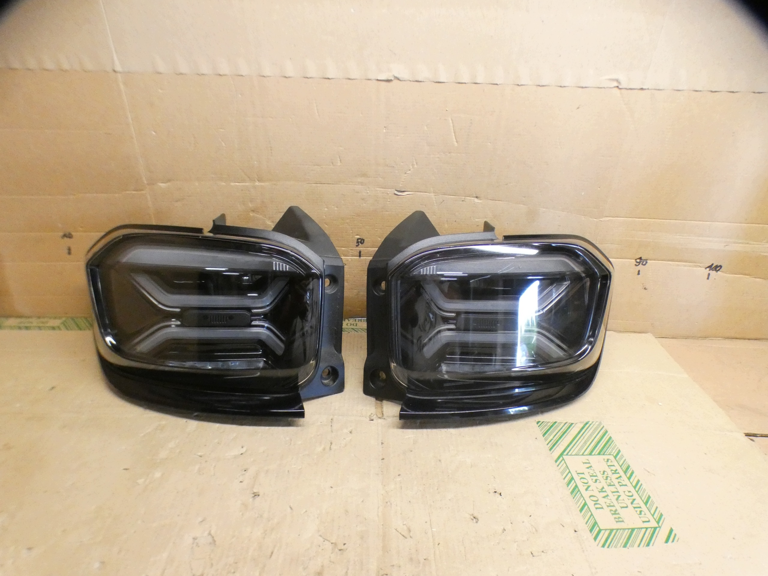 light rear part rear complete right or left