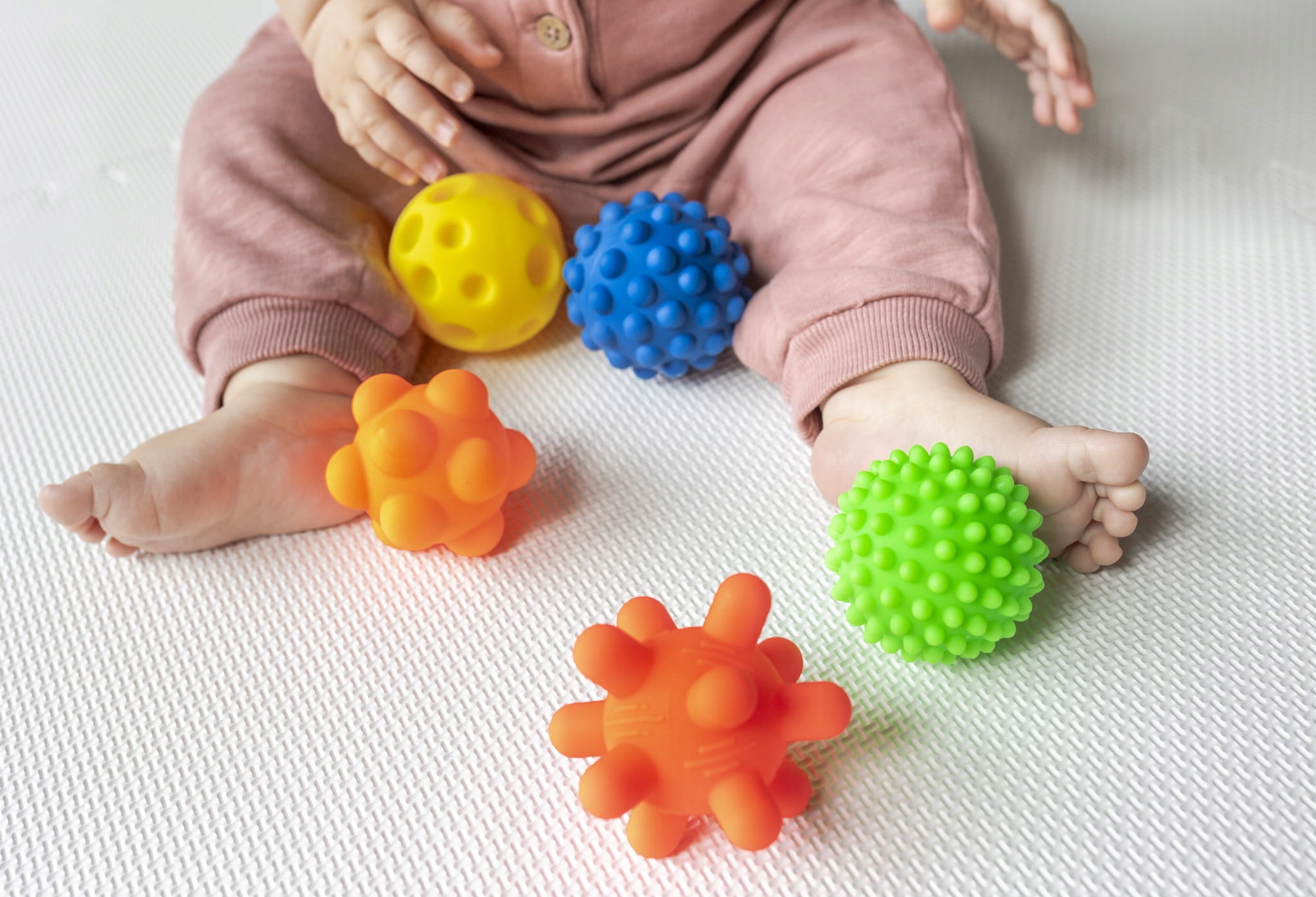 TULLO PIŁKI PIŁECZKI SENSORYCZNE BEZ DZIUREK 5szt Marka Tullo