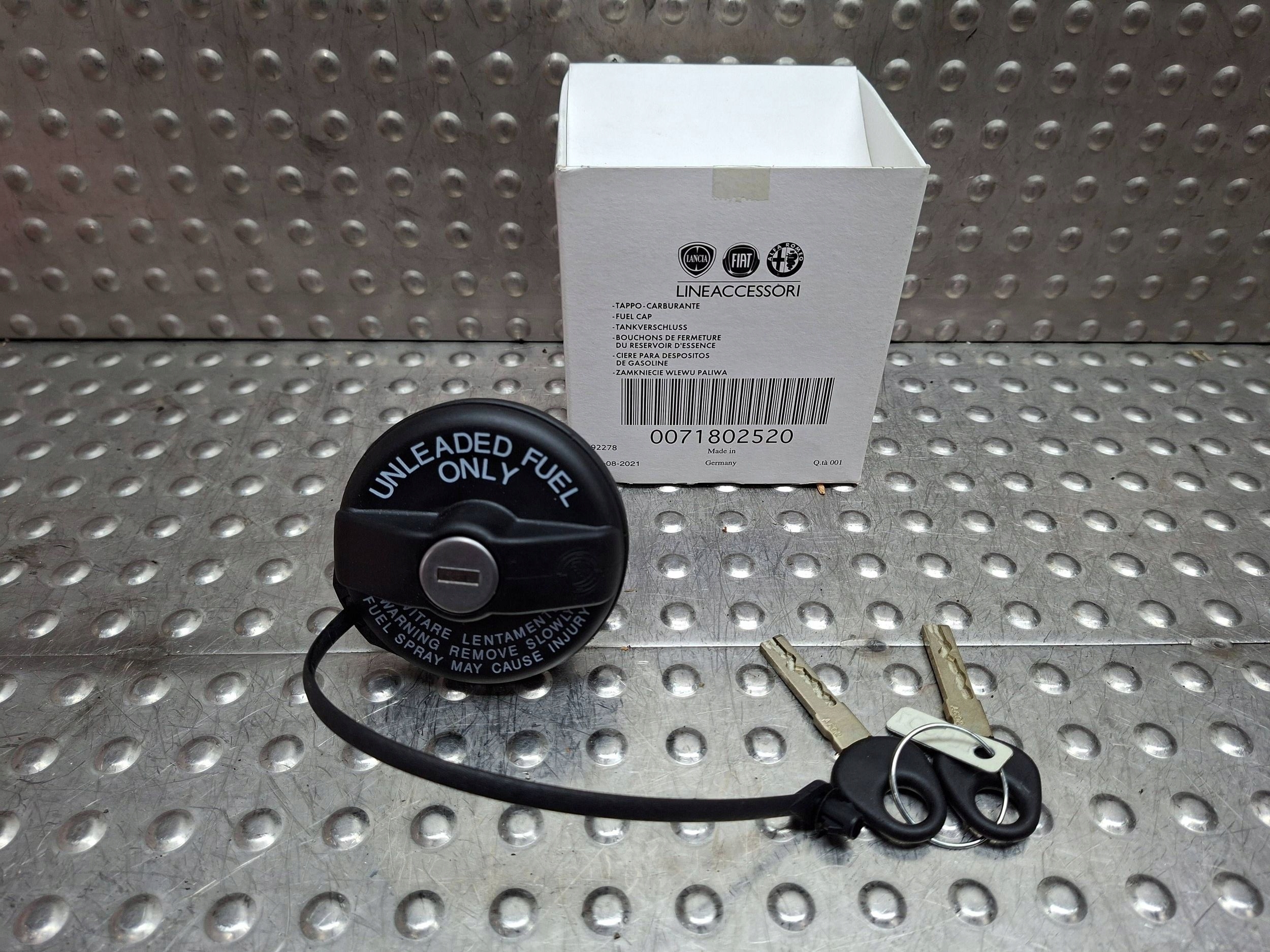 KOREK WLEWU PALIWA 71802520 FIAT 500 GRANDE PUNTO EVO DOBLO II