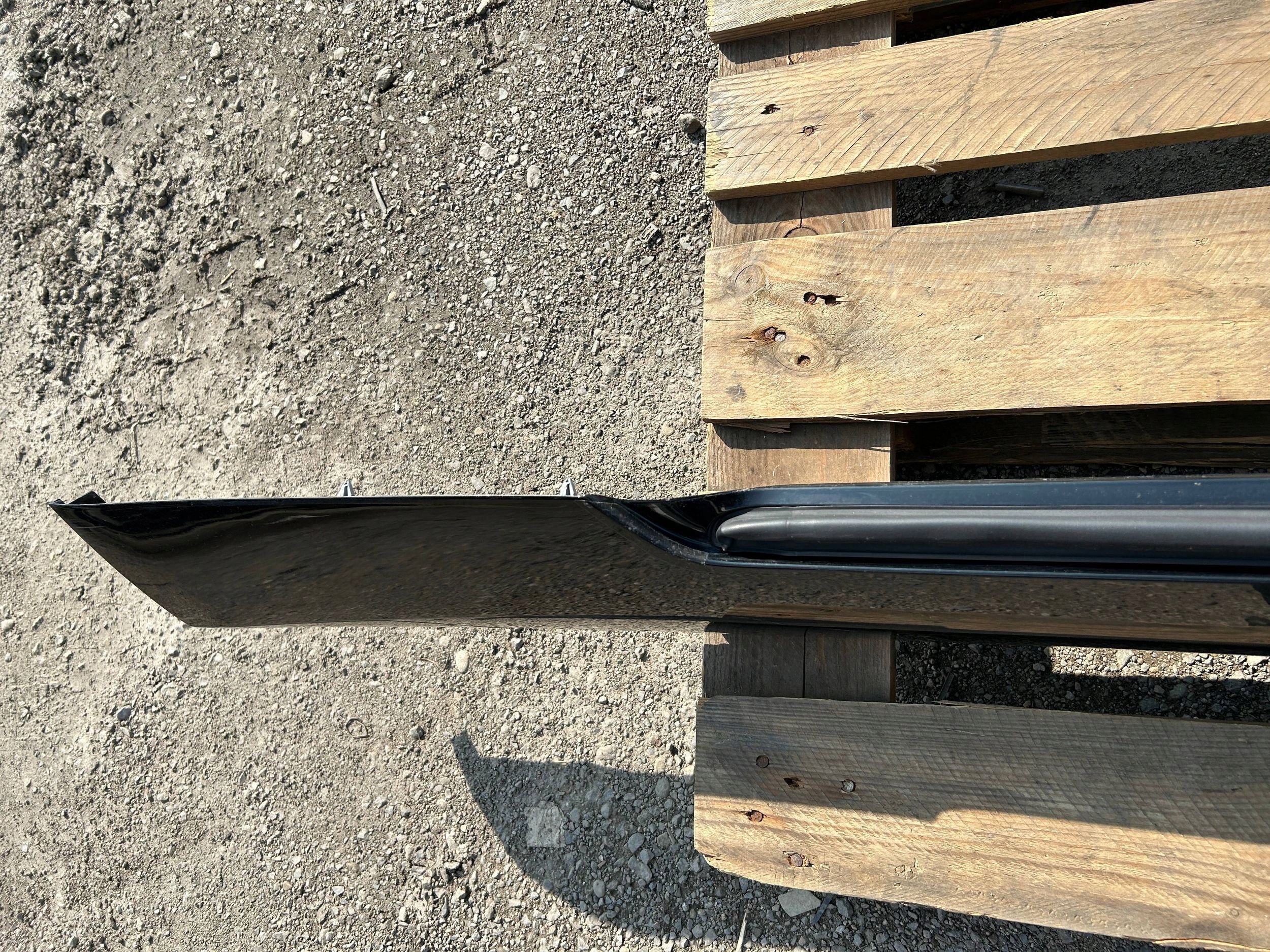 threshold right moulding cap threshold right Chevrolet Camaro 2009-2013