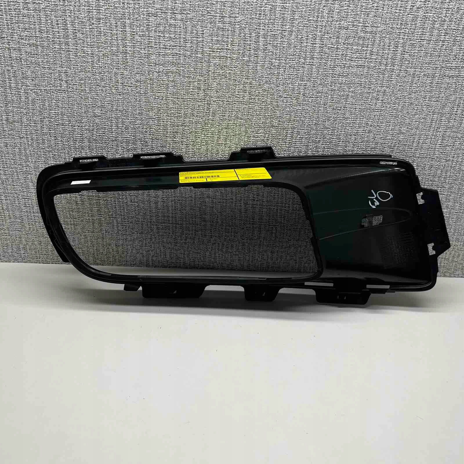 BMW X5 II E70 2006-2010 grid grille W bumper left 51117175485