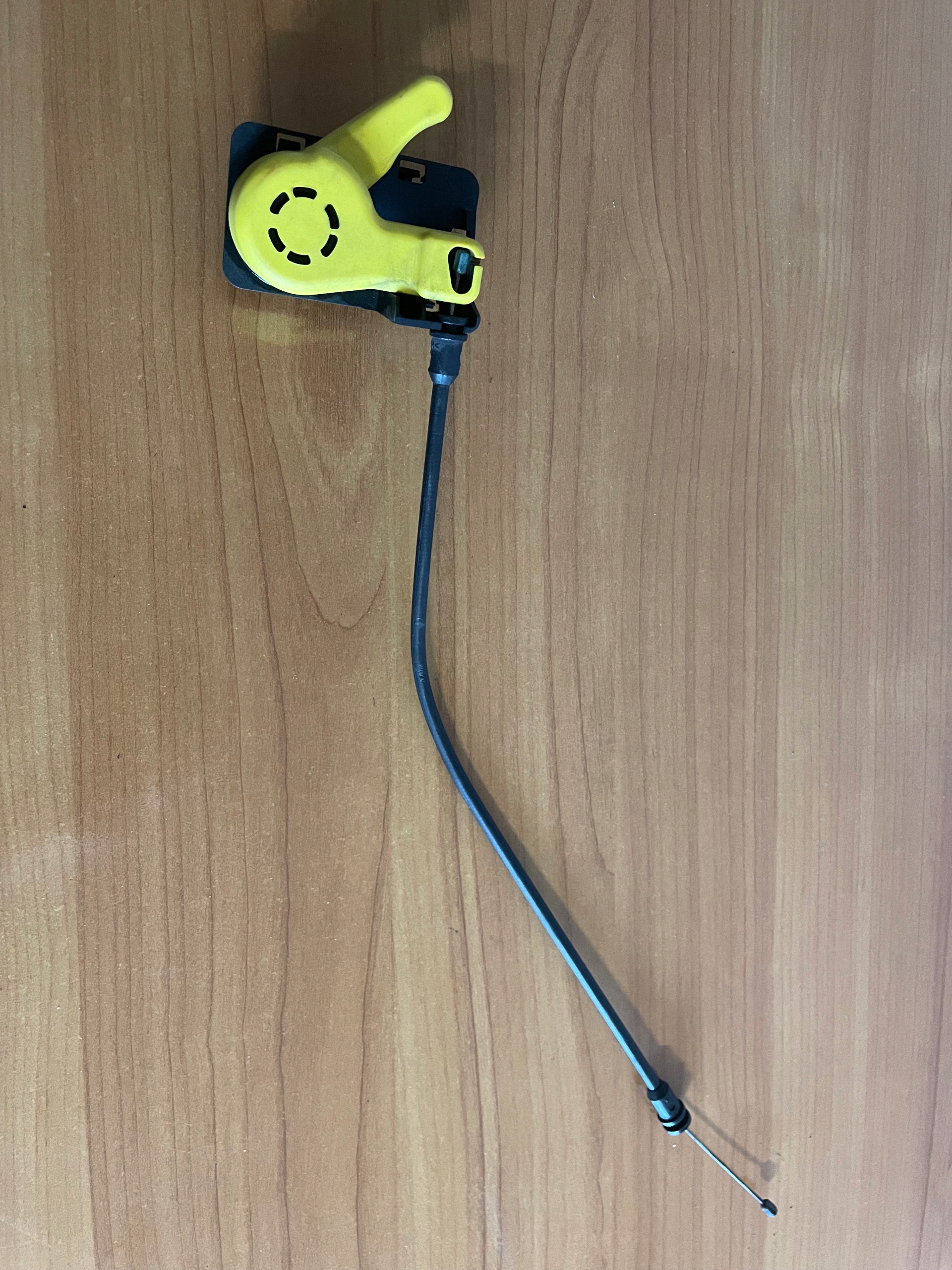 AM5116C657 - Замок дверная ручка ручка капота Ford Focus mk3 2011-