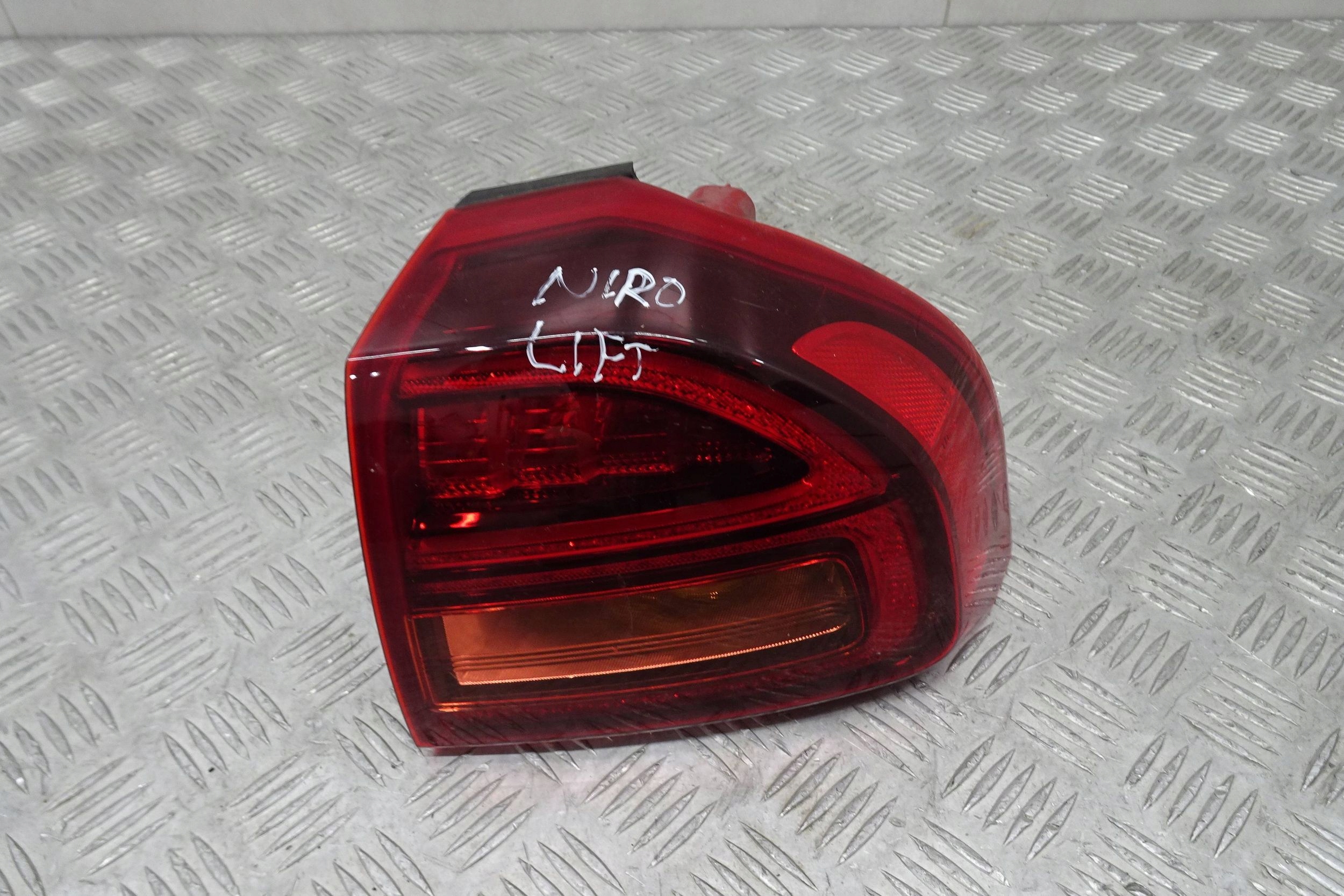 KIA NIRO LIFT LAMPA TYŁ TYLNA PRAWA 19-