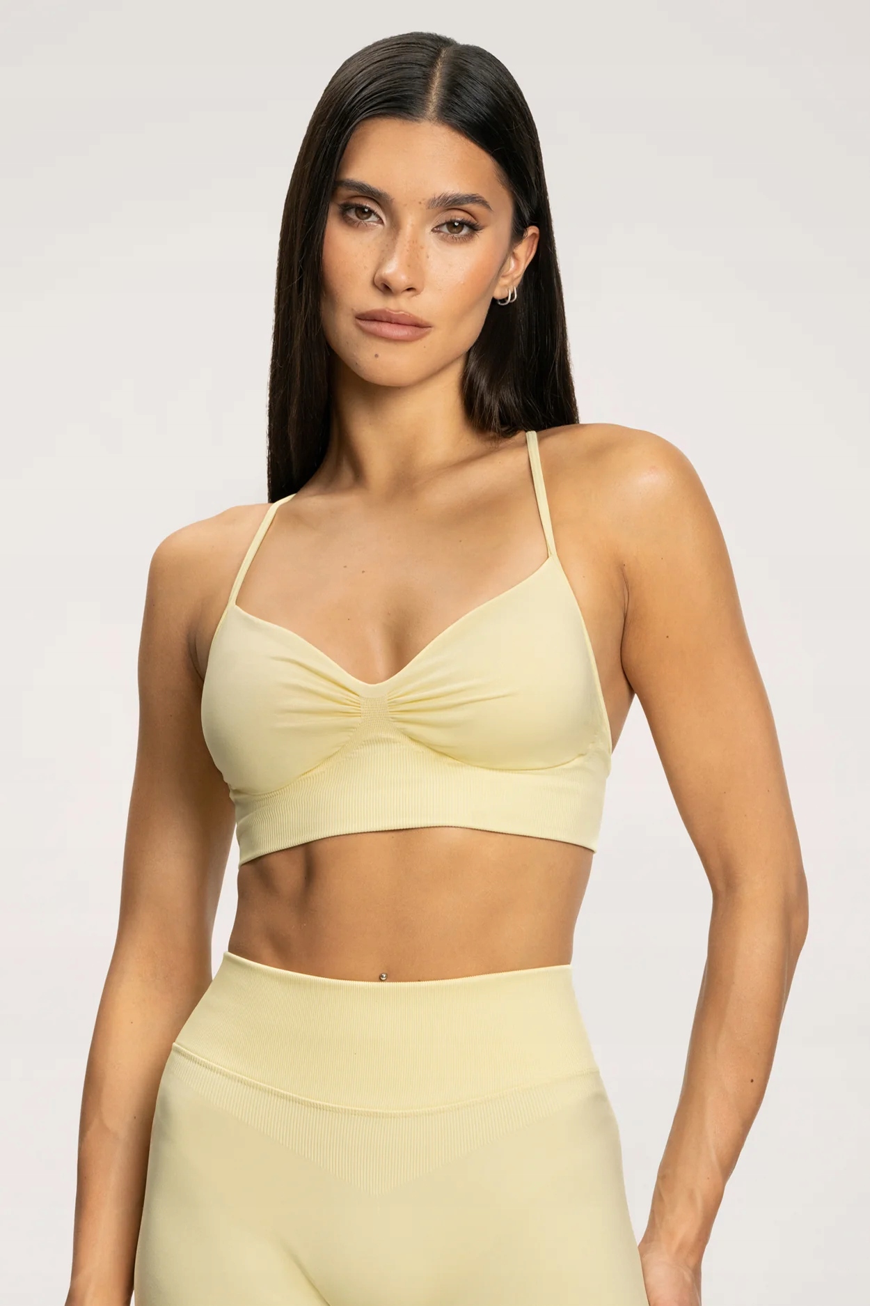 Gym Glamour Podprsenka s hlubokým výstřihem butter yellow vel. L