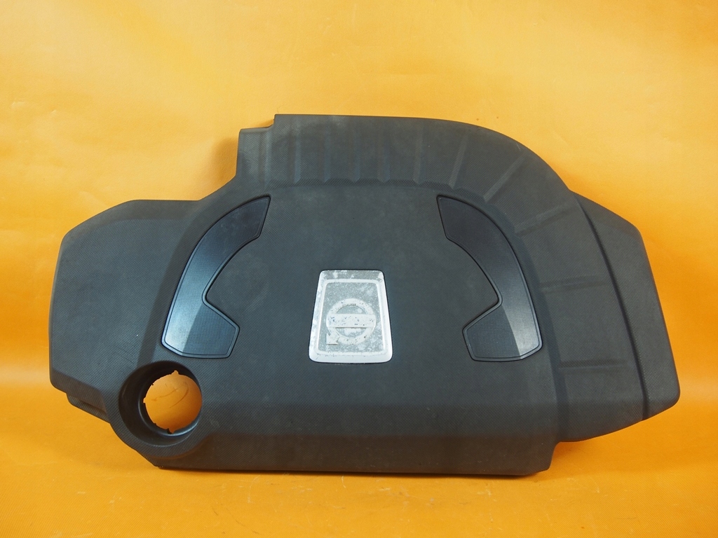 Volvo V40 II D3 верхня кришка двигуна 30757910