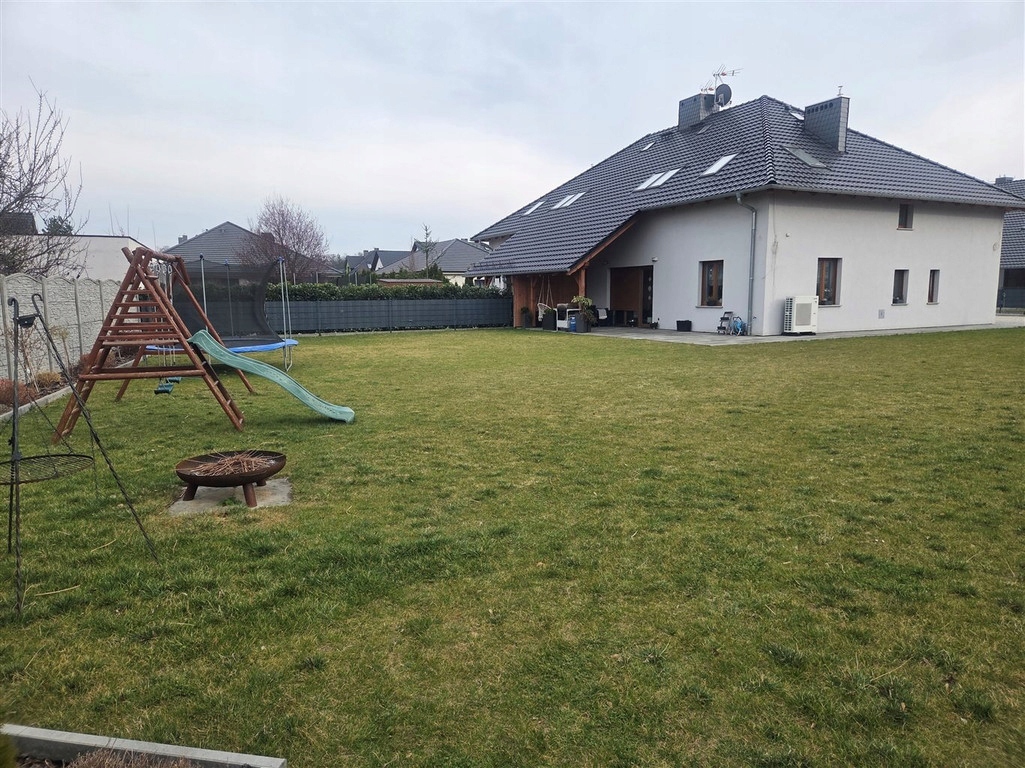Dom, Strzelce Opolskie, Strzelce Opolskie, Strzelecki, 180 m²
