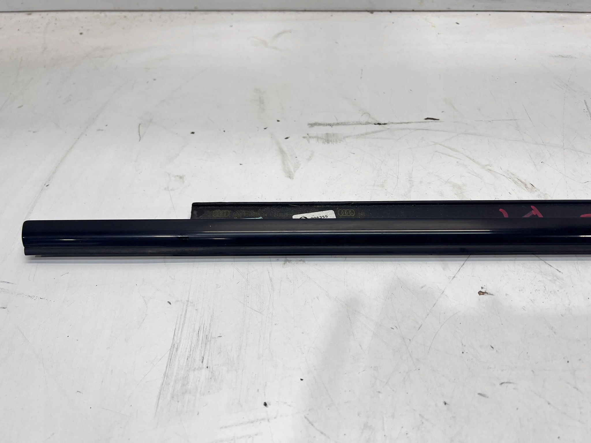 lišta dveře AUDI A6 C7 PT 4G0853764K T94 cerný POLYSK
