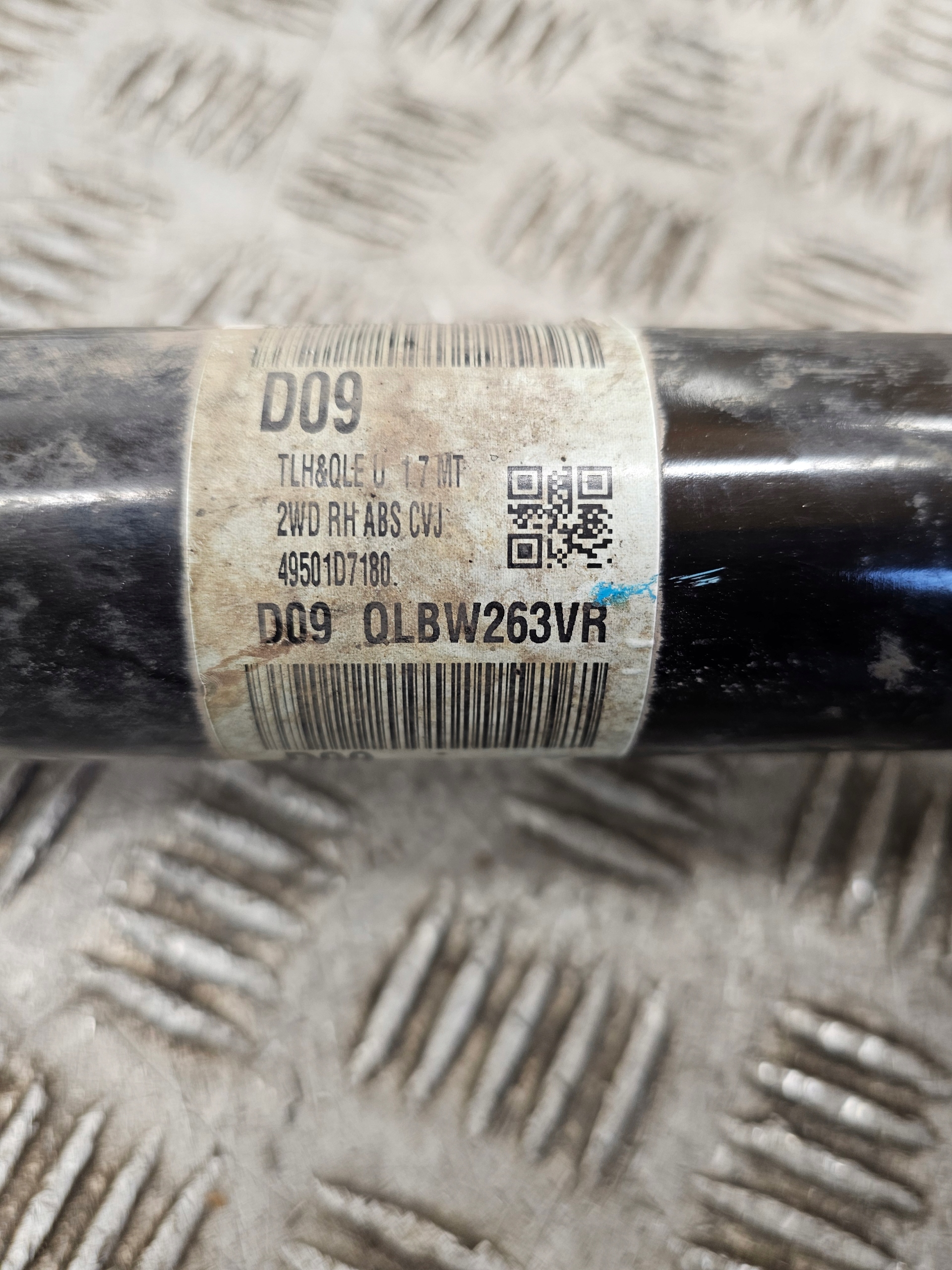 HYUNDAI TUCSON III semi-axis right 49501-D7180 1.7 CRDI
