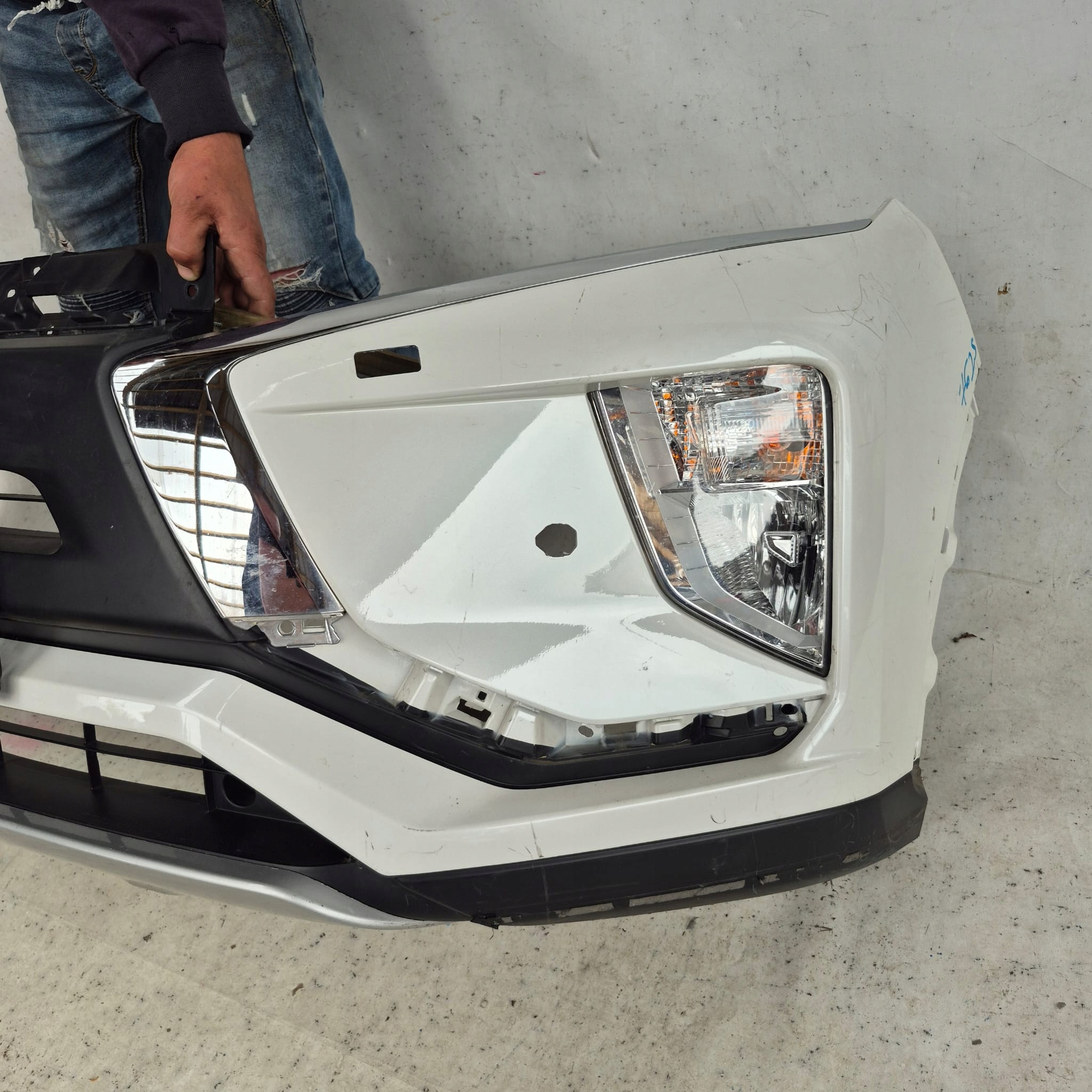 MITSUBISHI ECLIPSE CROSS 18-20 bumper front front PDC SPR