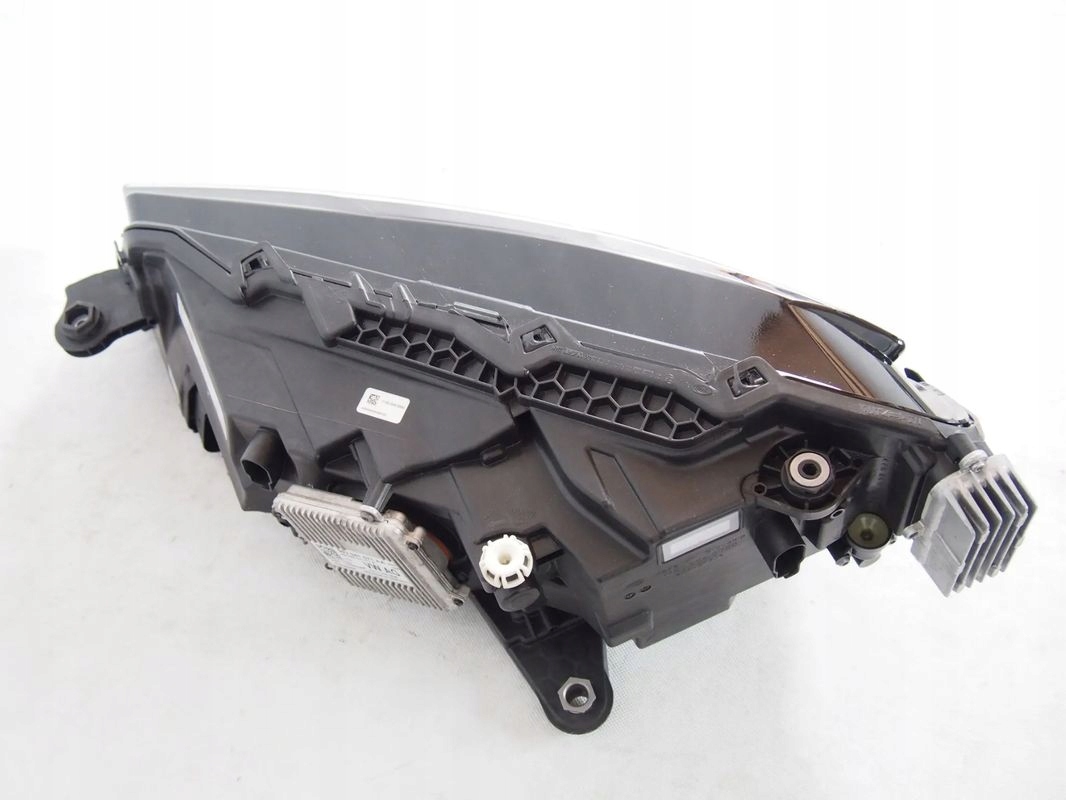 Skoda Superb 3 III FL 19r Reflektor right light right Lift 2019