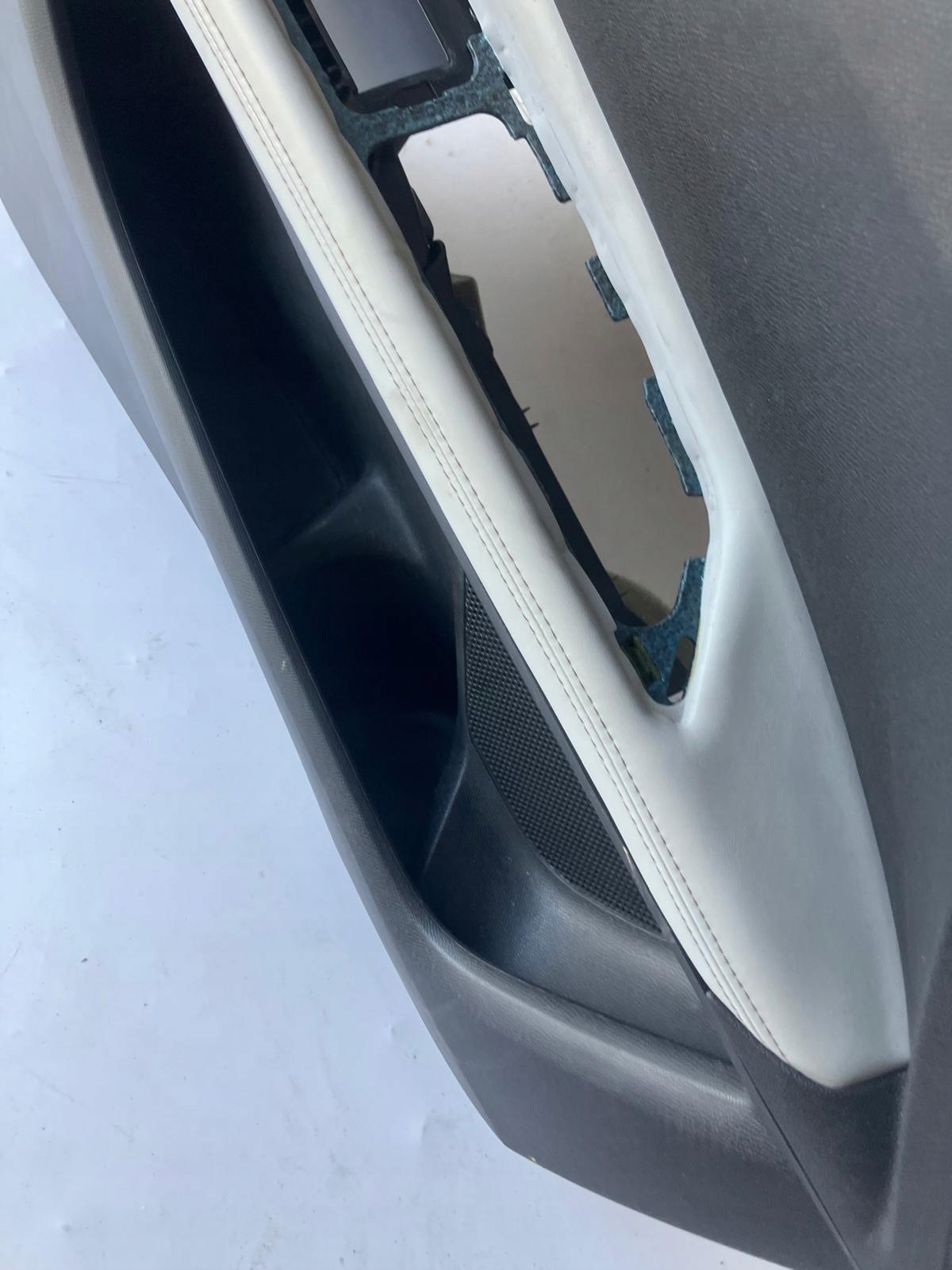 side door left front PEUGEOT 3008 II JASNA leather LED