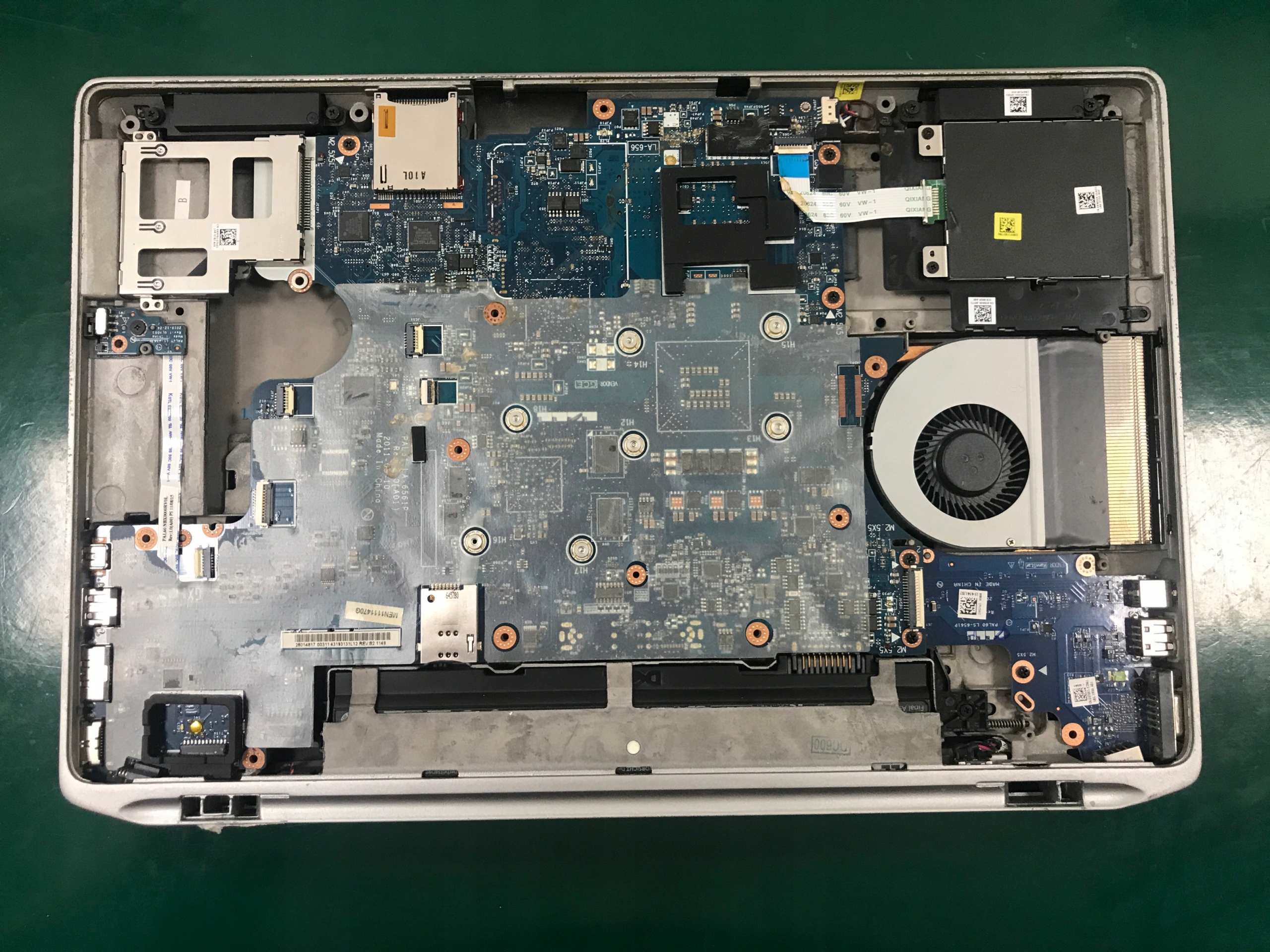 DELL LATITUDE E6520 na części BATERIA