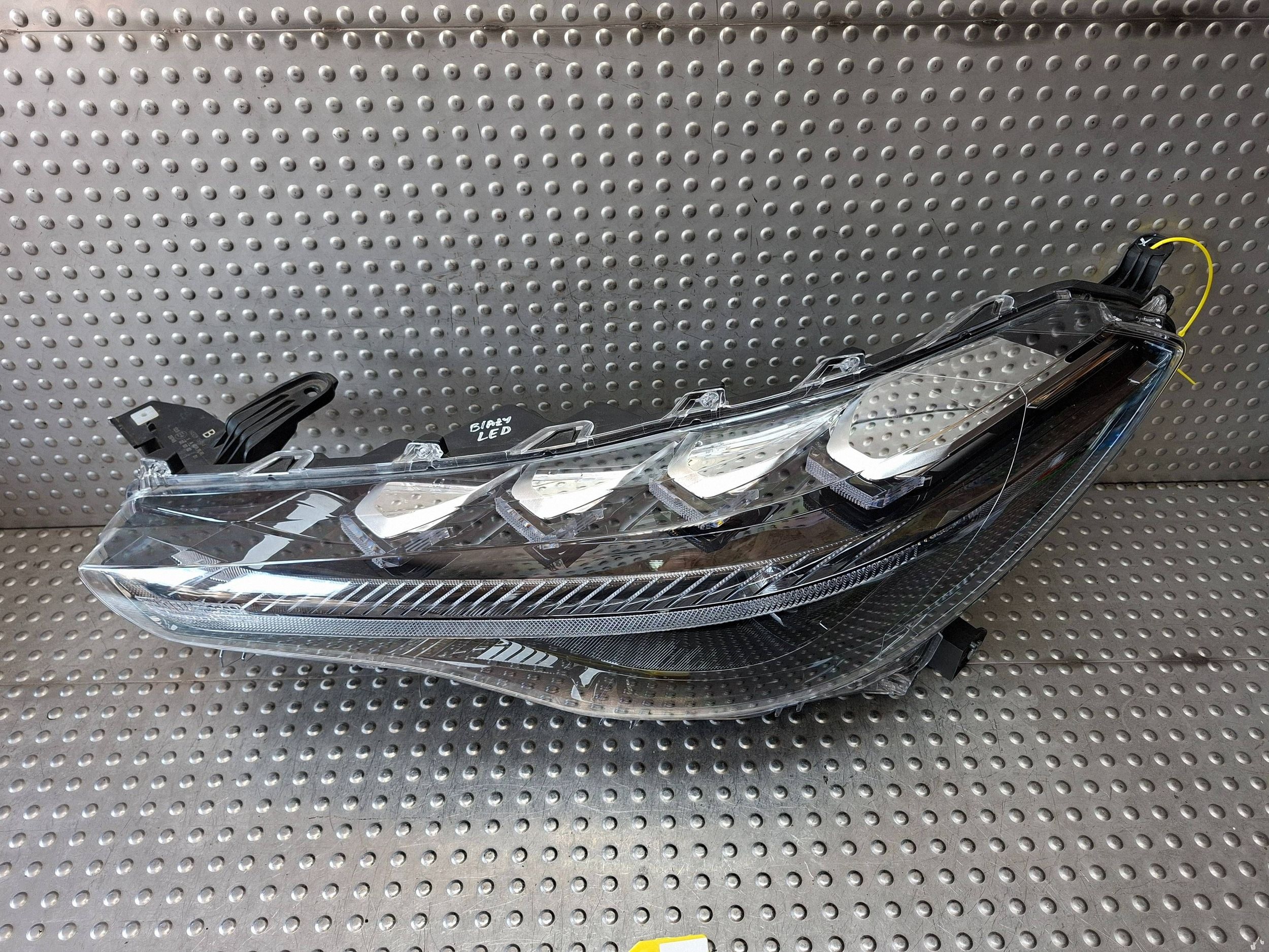 light FULL LED front left TOYOTA COROLLA CROSS 20- EU 16-184