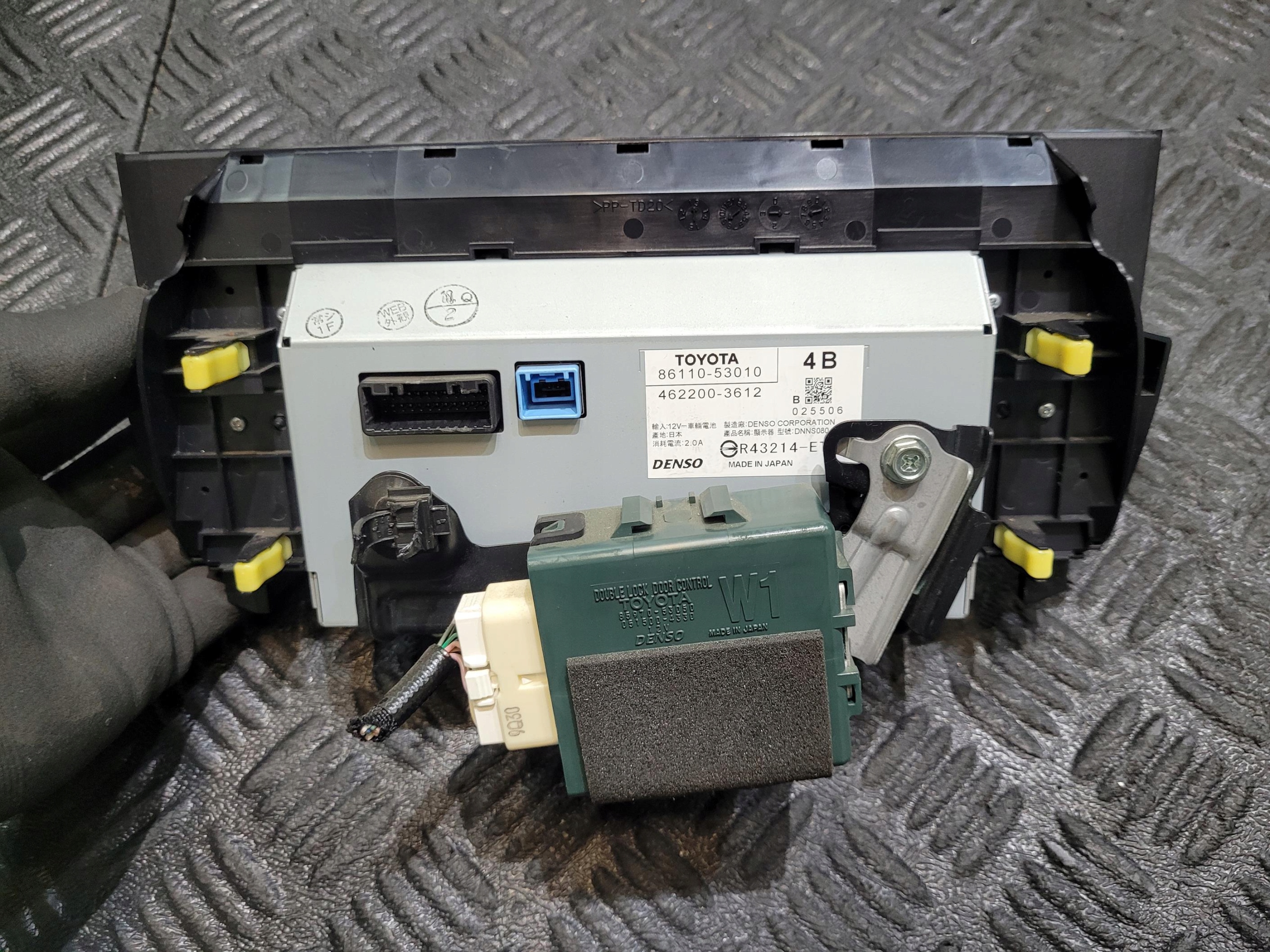 Display UK ANGLIK 86110-53010 LEXUS IS III 300 H
