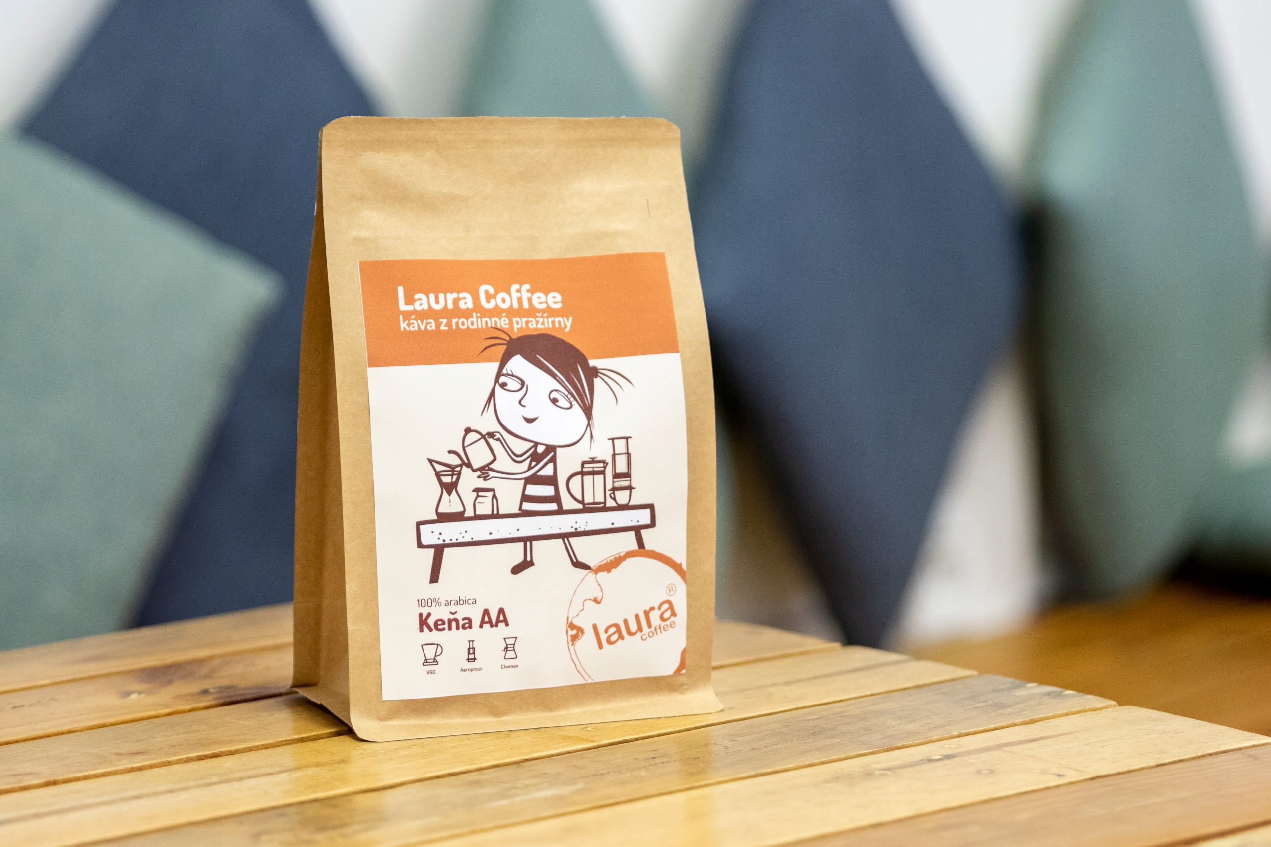Levně Laura Coffee Zrnková káva Laura 1kg