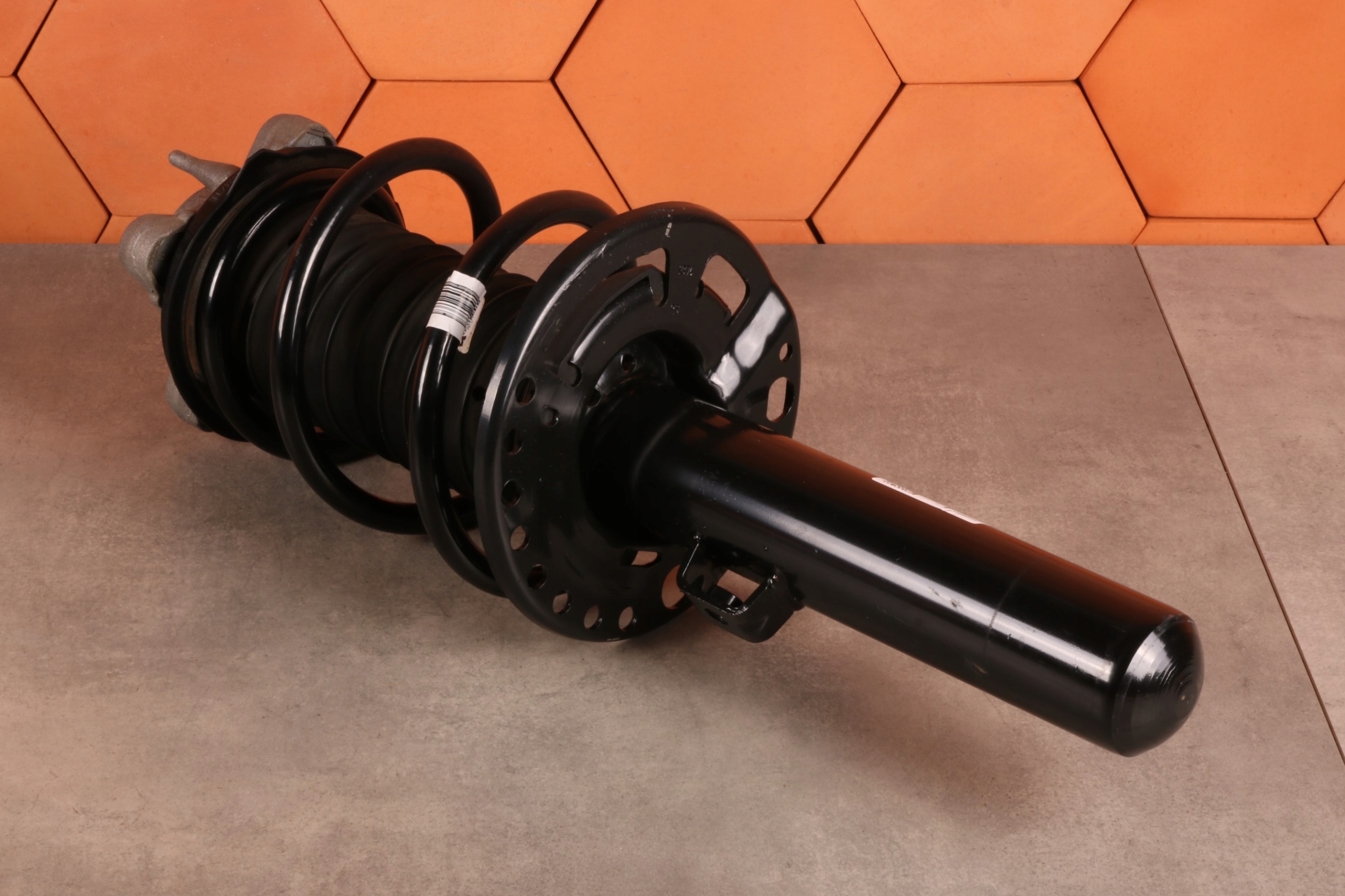 BMW 4' G22 M440iX B58D B58N shock absorber left front XDRIVE MPA 6879401
