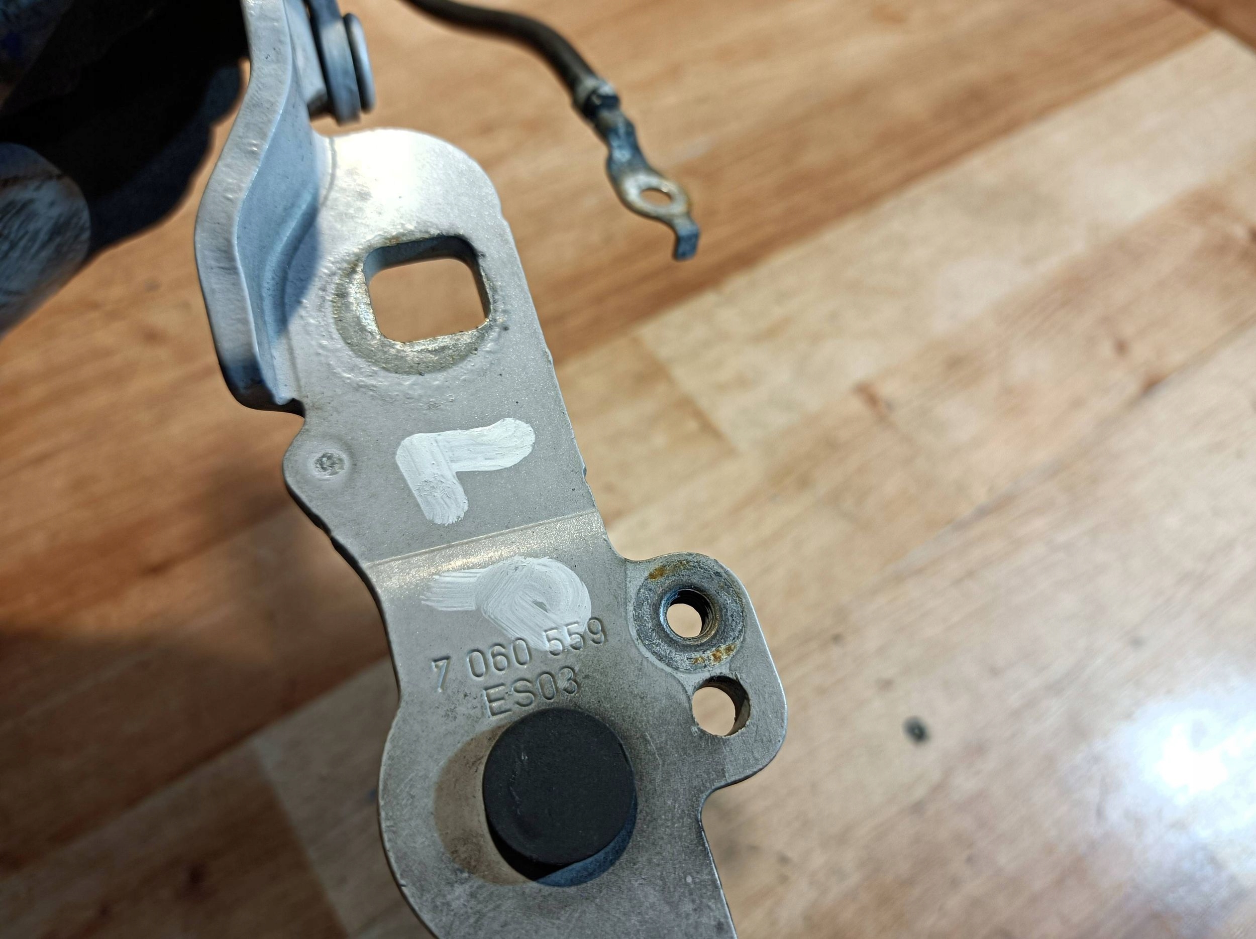 Cerniere cofano BMW 1 E81 E87 7060559 7060560 KOMPLET