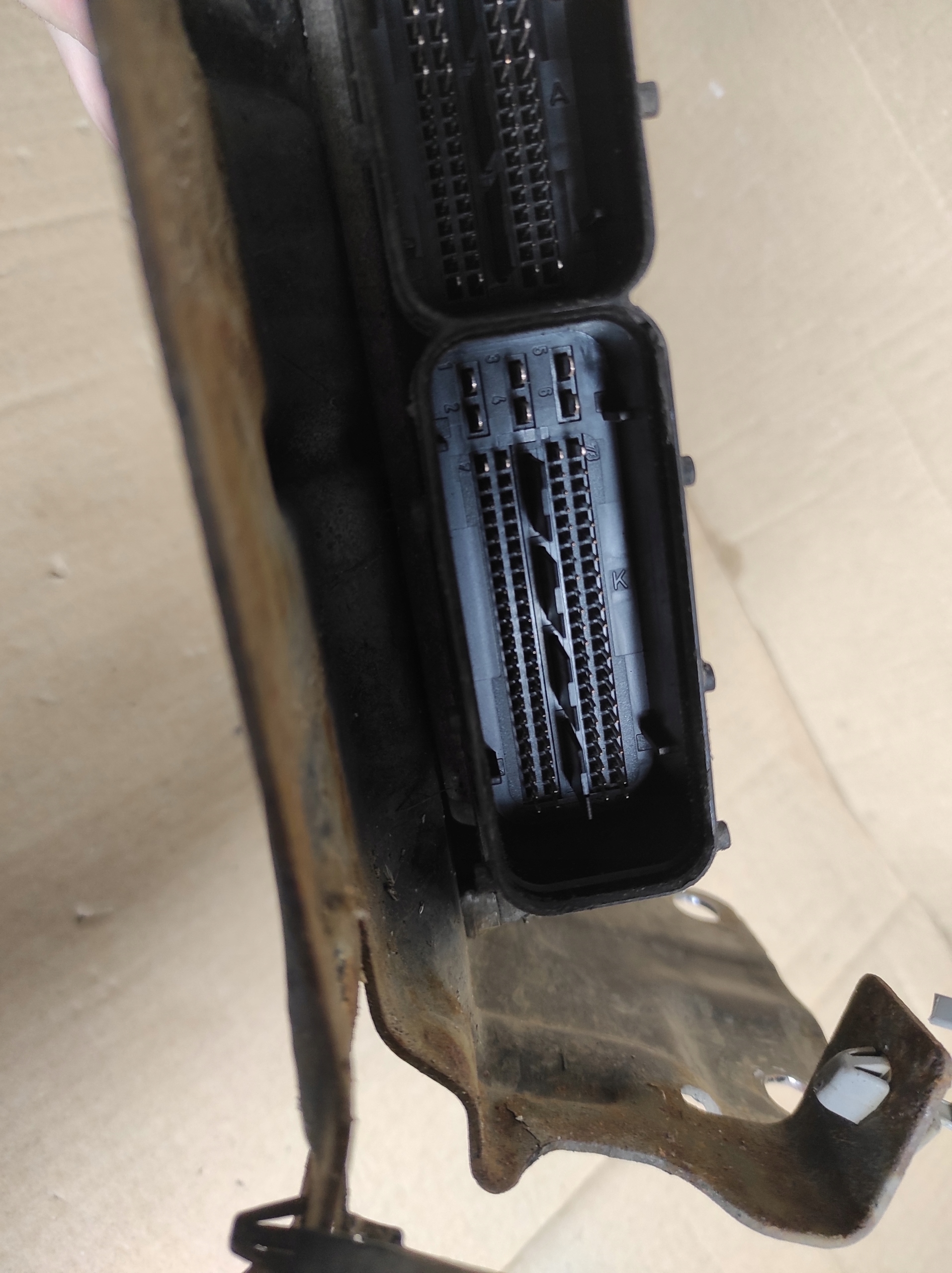 computer Motore OPEL ZAFIRA B 1.9 55205621 0281013593