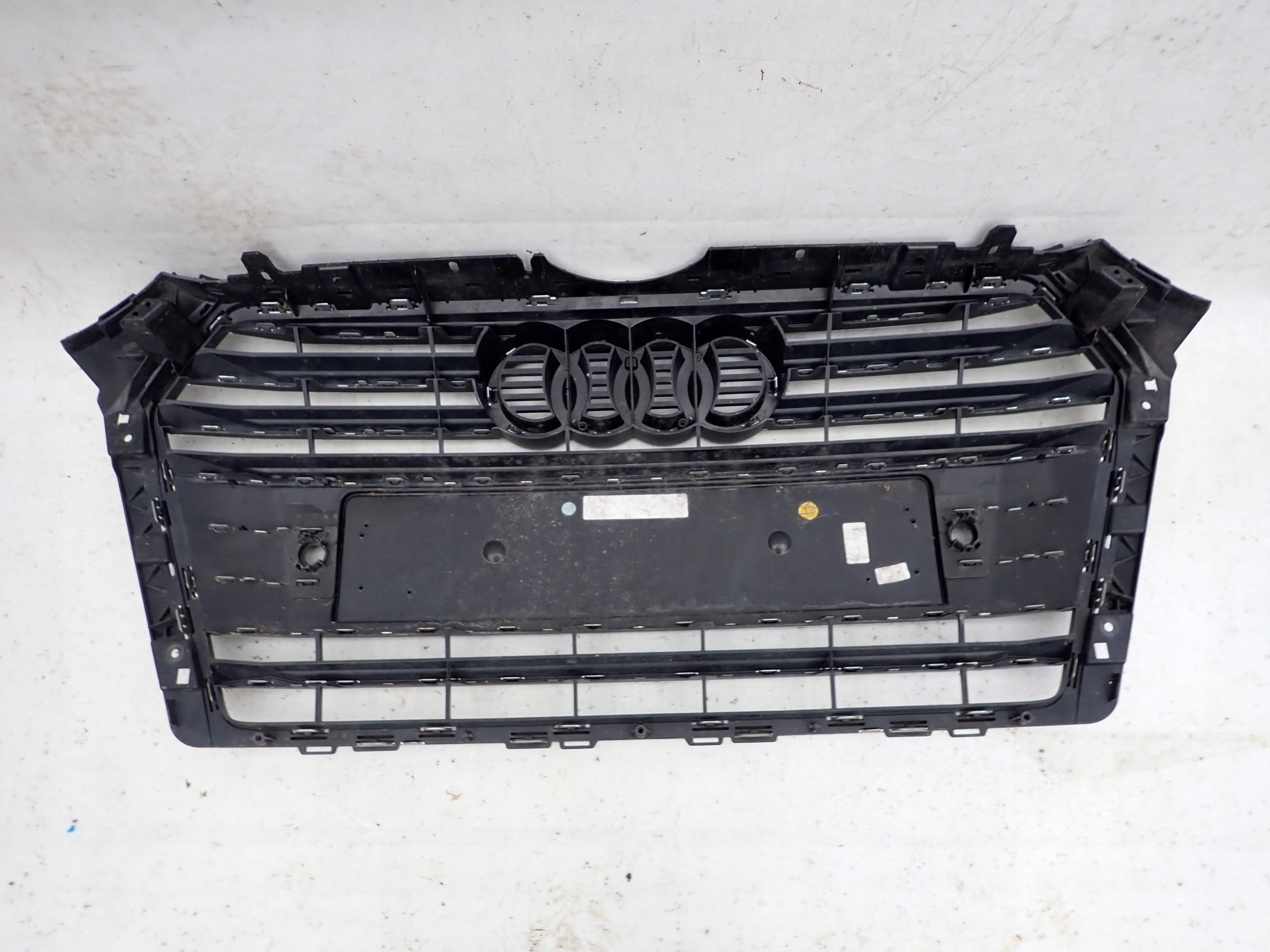 AUDI A4 B9 8W S-LINE 15-19 grill grille radiator