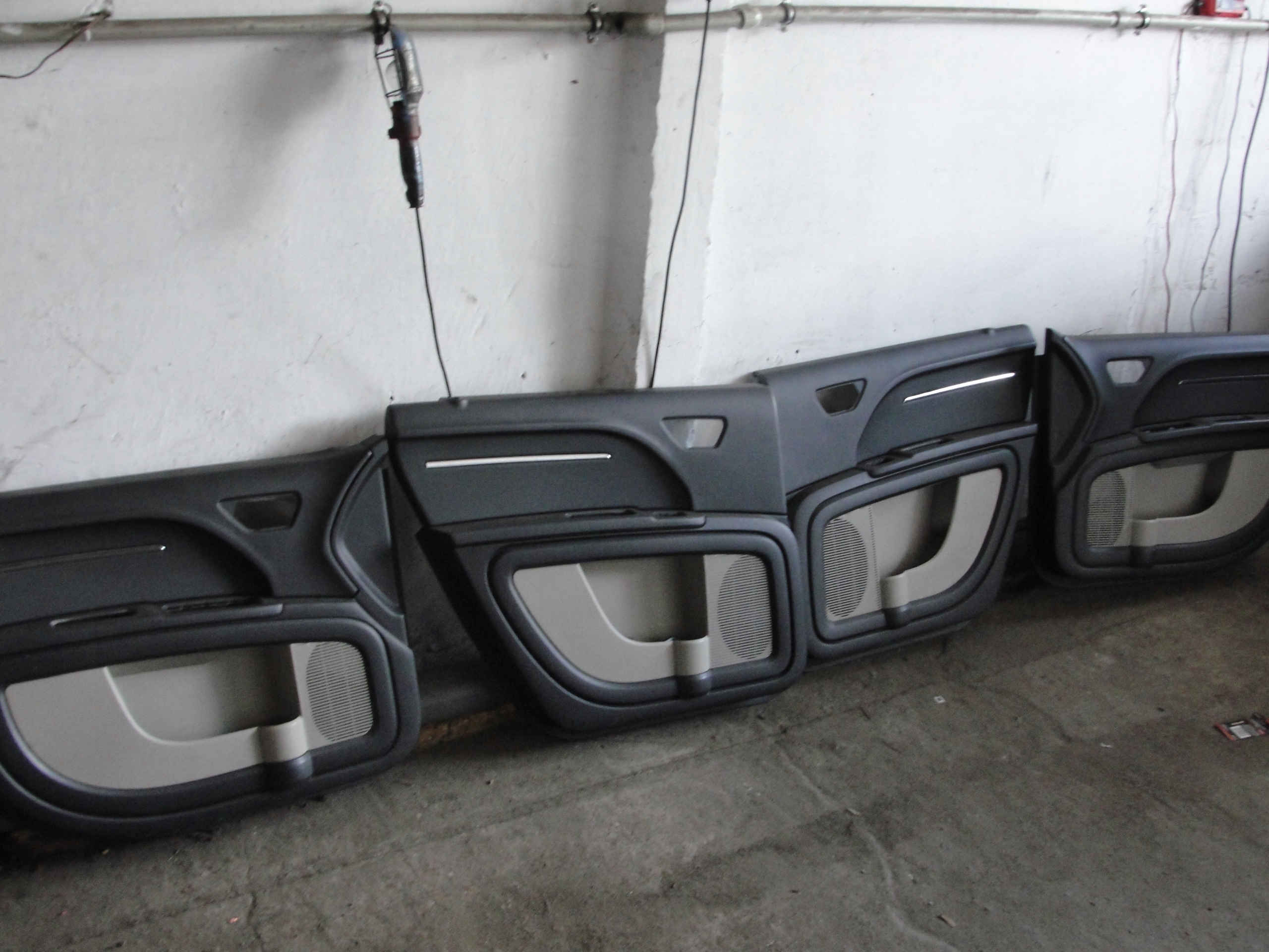 TAPICERKA DRZWI BOCZKI DODGE JOURNEY 08r. FREEMONT