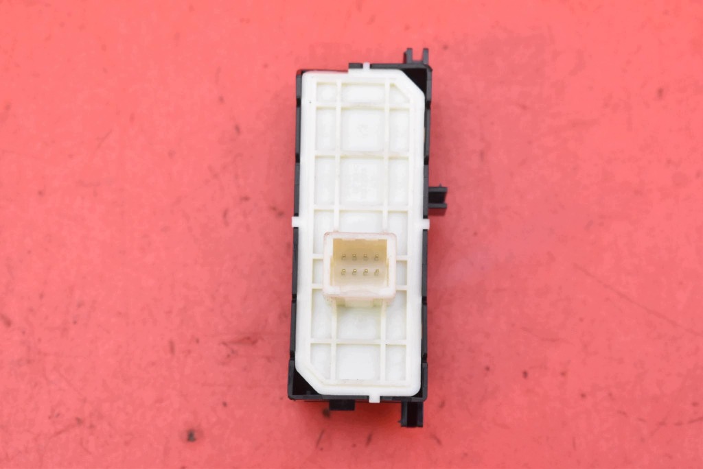PANEL switch iMT ESP OFF START/STOP M81303 TOYOTA YARIS 4 IV GR 20-24