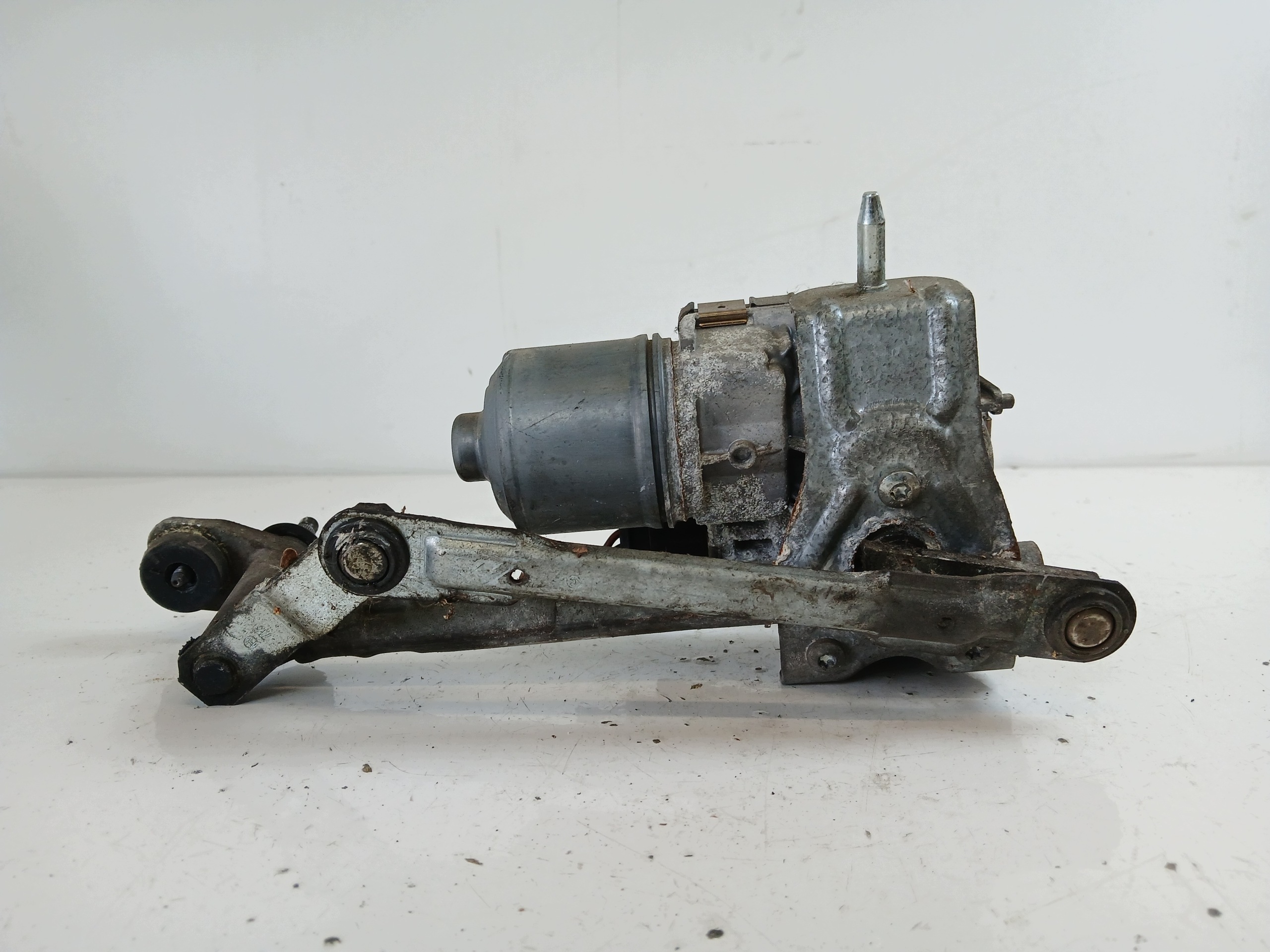 VW TOURAN and wiper mechanism left front 1T0955119C