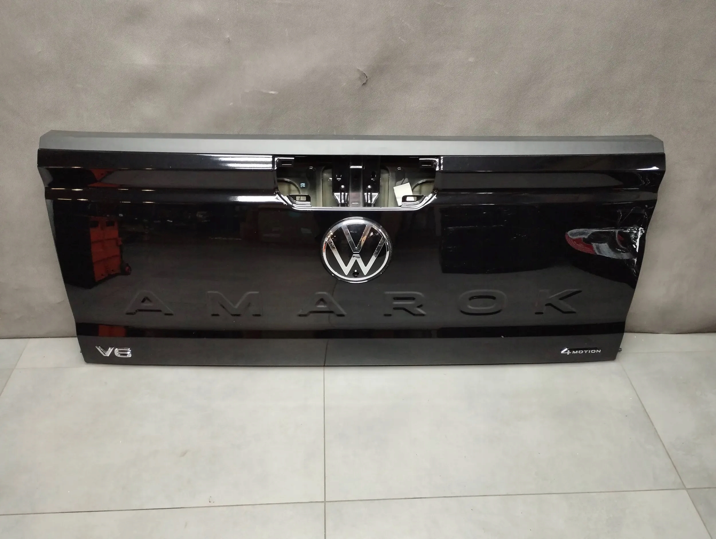 VW Amarok IIhj КРЫШКА ЗАД. БОРТ