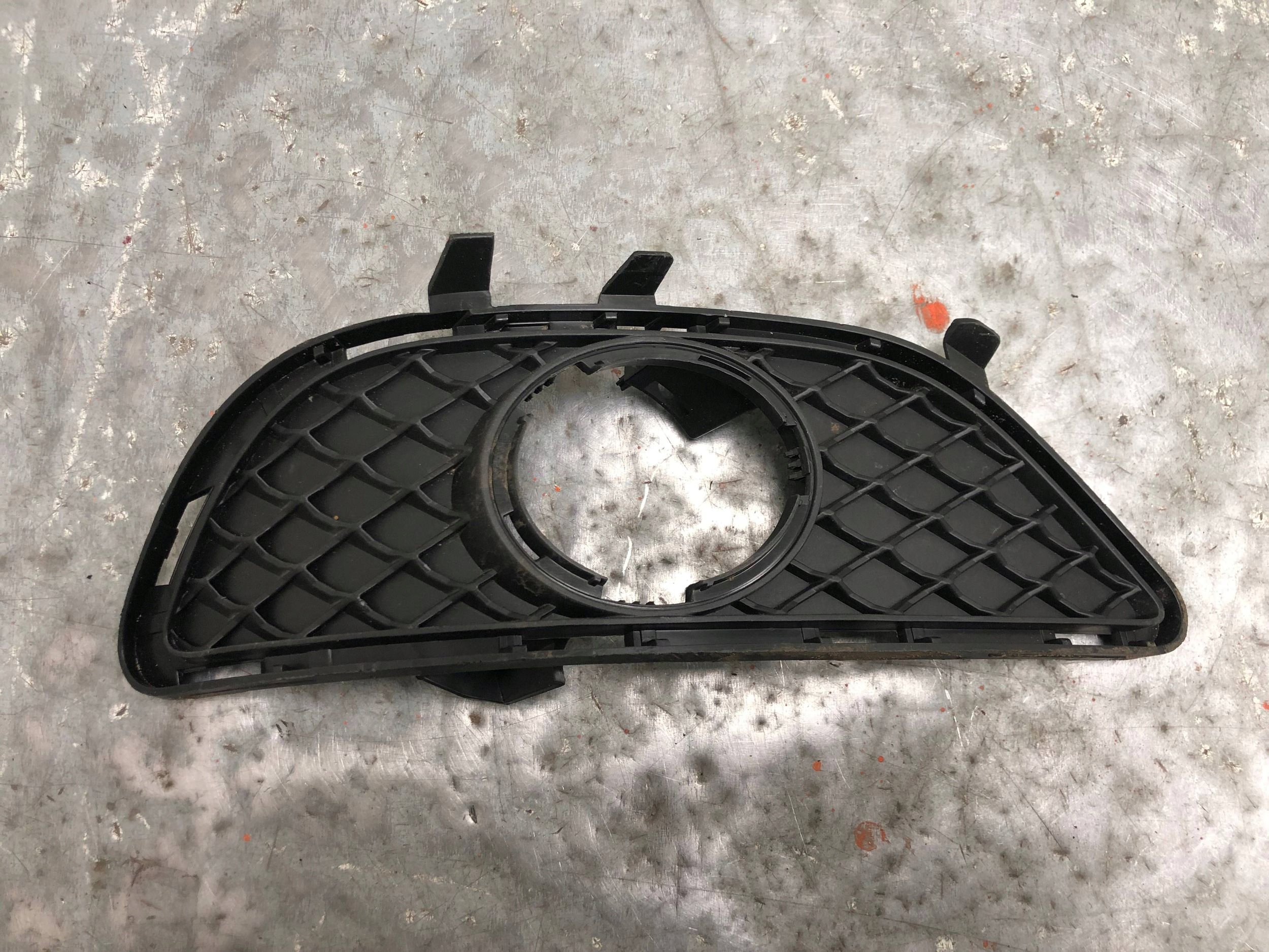 grid fog lights right front MERCEDES W218 A2188850923