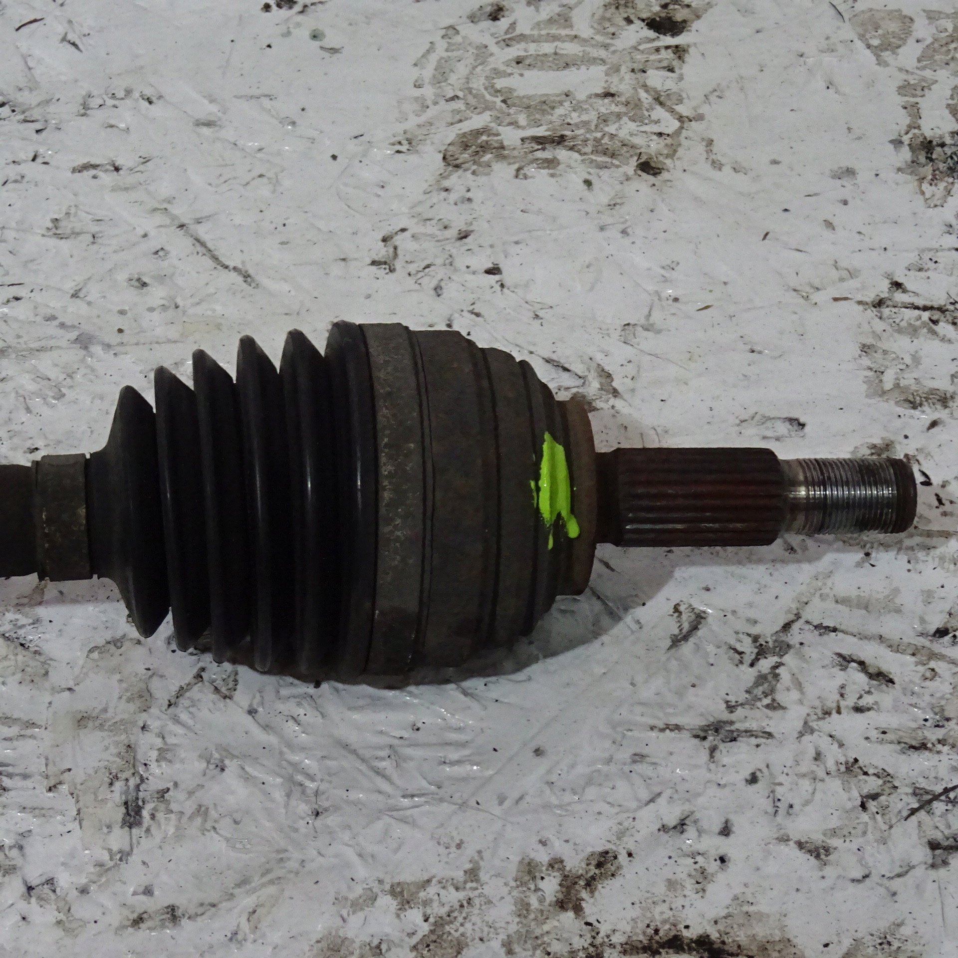 RENAULT CLIO III 1.5DCI semi-axis right 8200499586