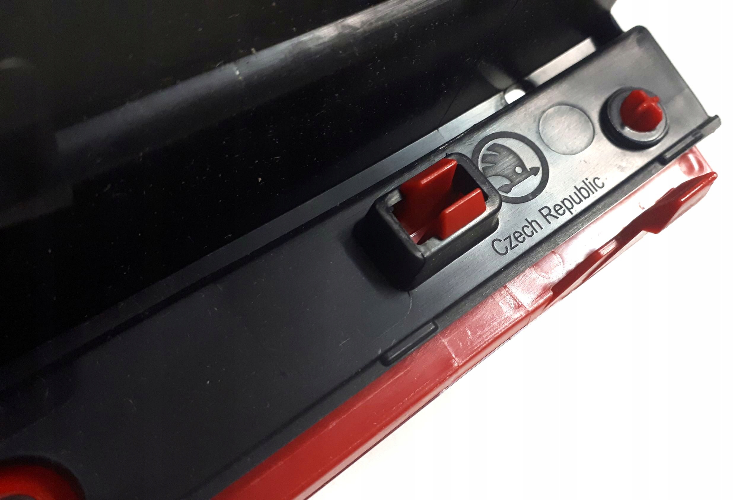 LISTWA OCHRONNA ZDERZAKA TYŁ KODIAQ ORG 565807423A Wersja Europejska