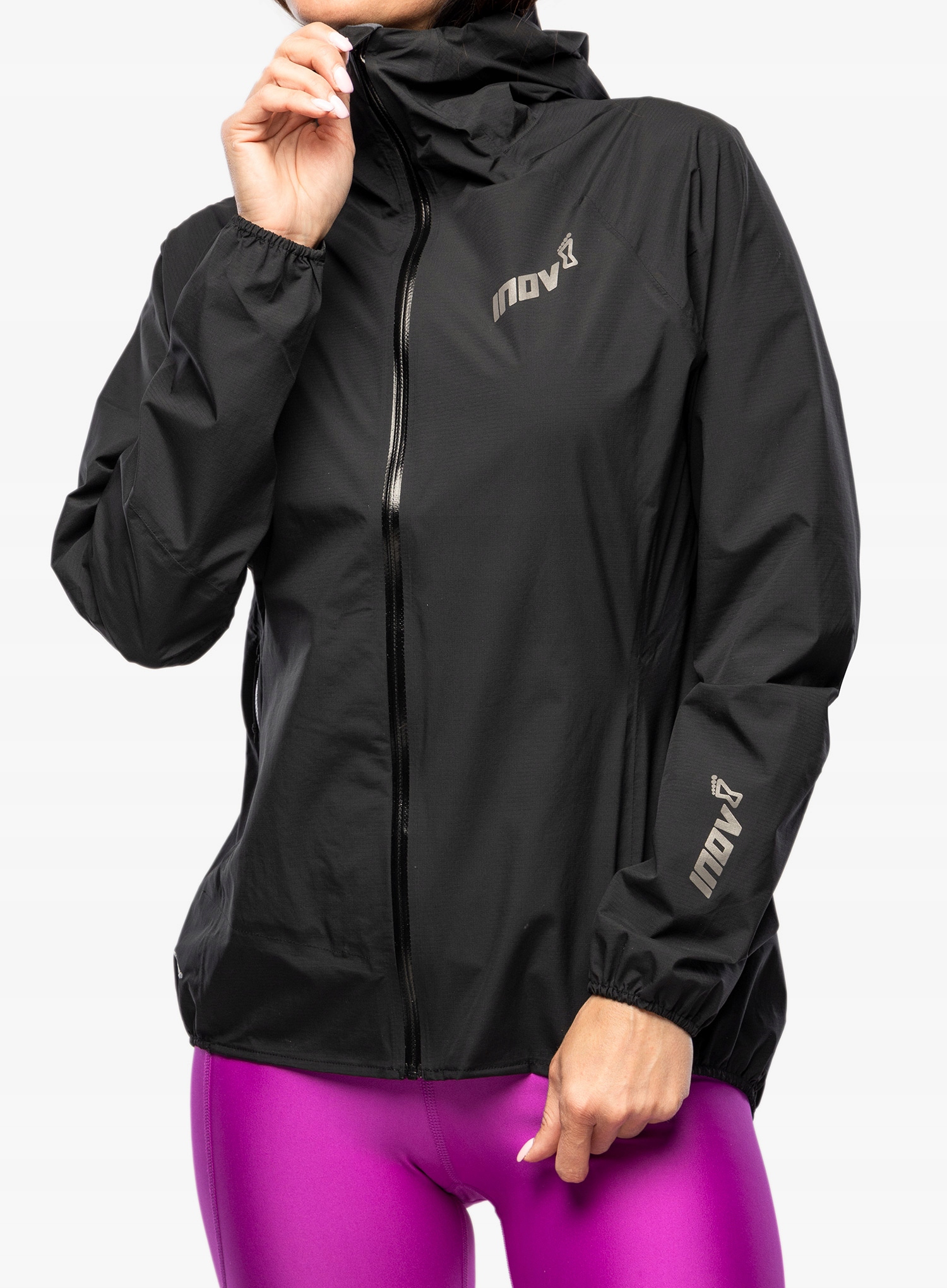 INOV-8 Stormshell FZ v2 kobieca - kurtka przeciwdeszczowa - NOWA Cechy dodatkowe elementy odblaskowe kieszenie otwory na kciuki