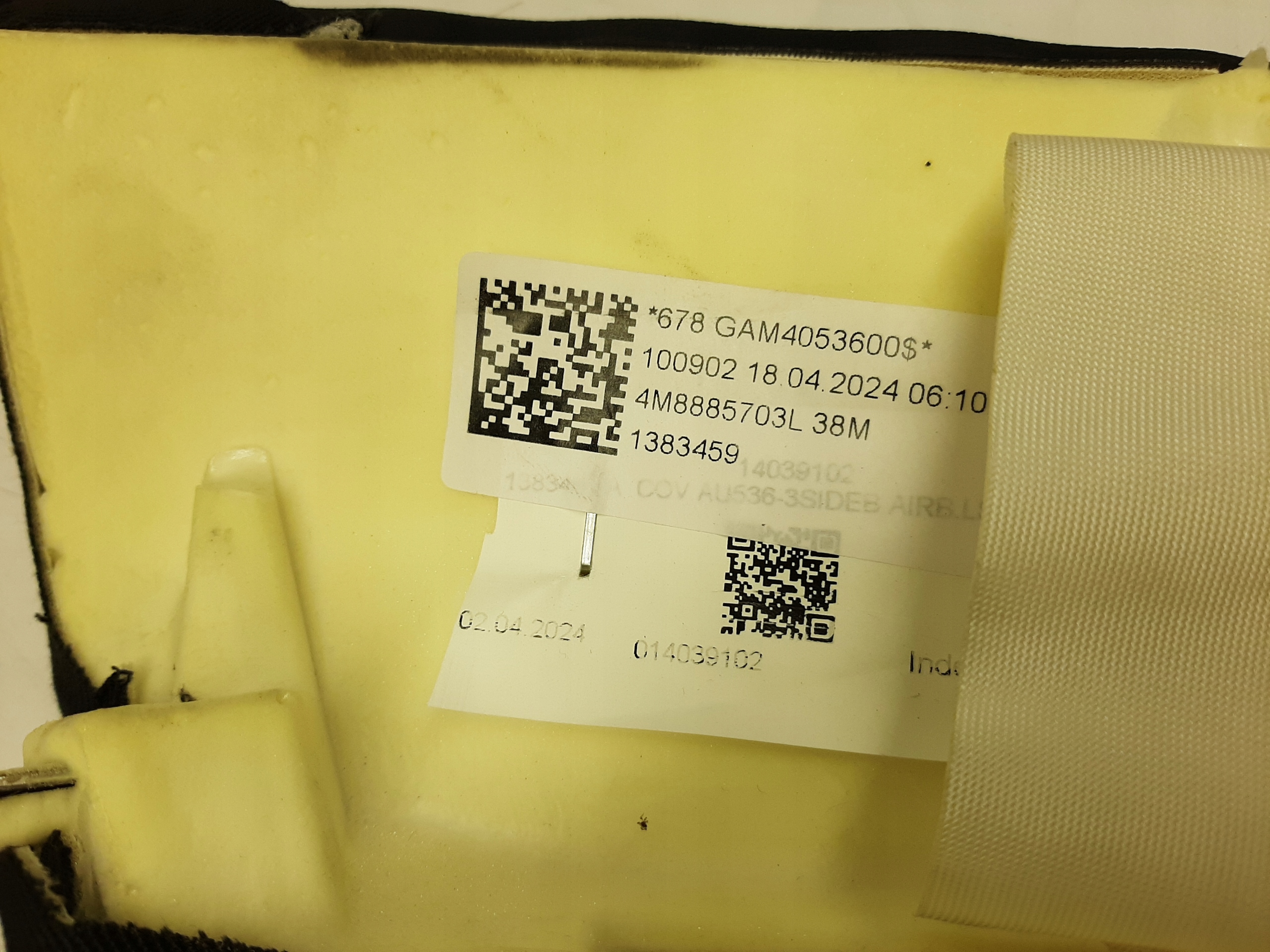 Audi Q8 SQ8 2018- Подушки боковые Задний правая левый 4M8880442F 4M8880441F