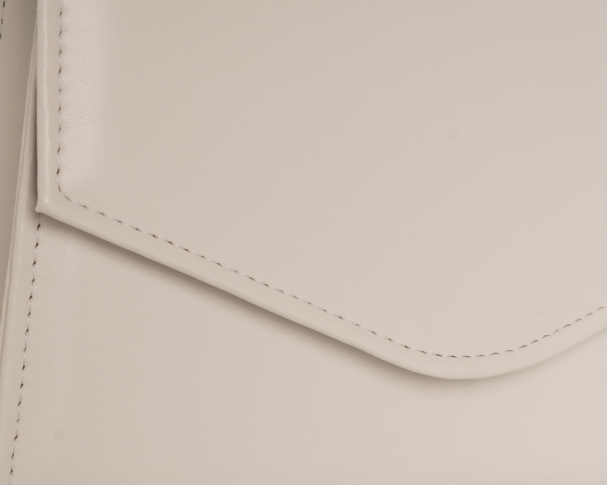 BIAŁA KOPERTÓWKA TOREBKA WIZYTOWA SOLOME S4 MAT TOREBKA WIECZOROWA NA PASKU Materiał dominujący skóra ekologiczna