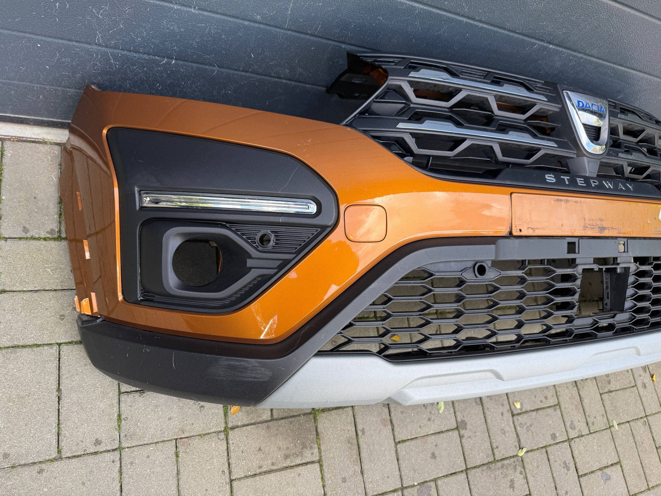 Dacia Sandero Stepway 3 III Lift 23- nárazník předek přední