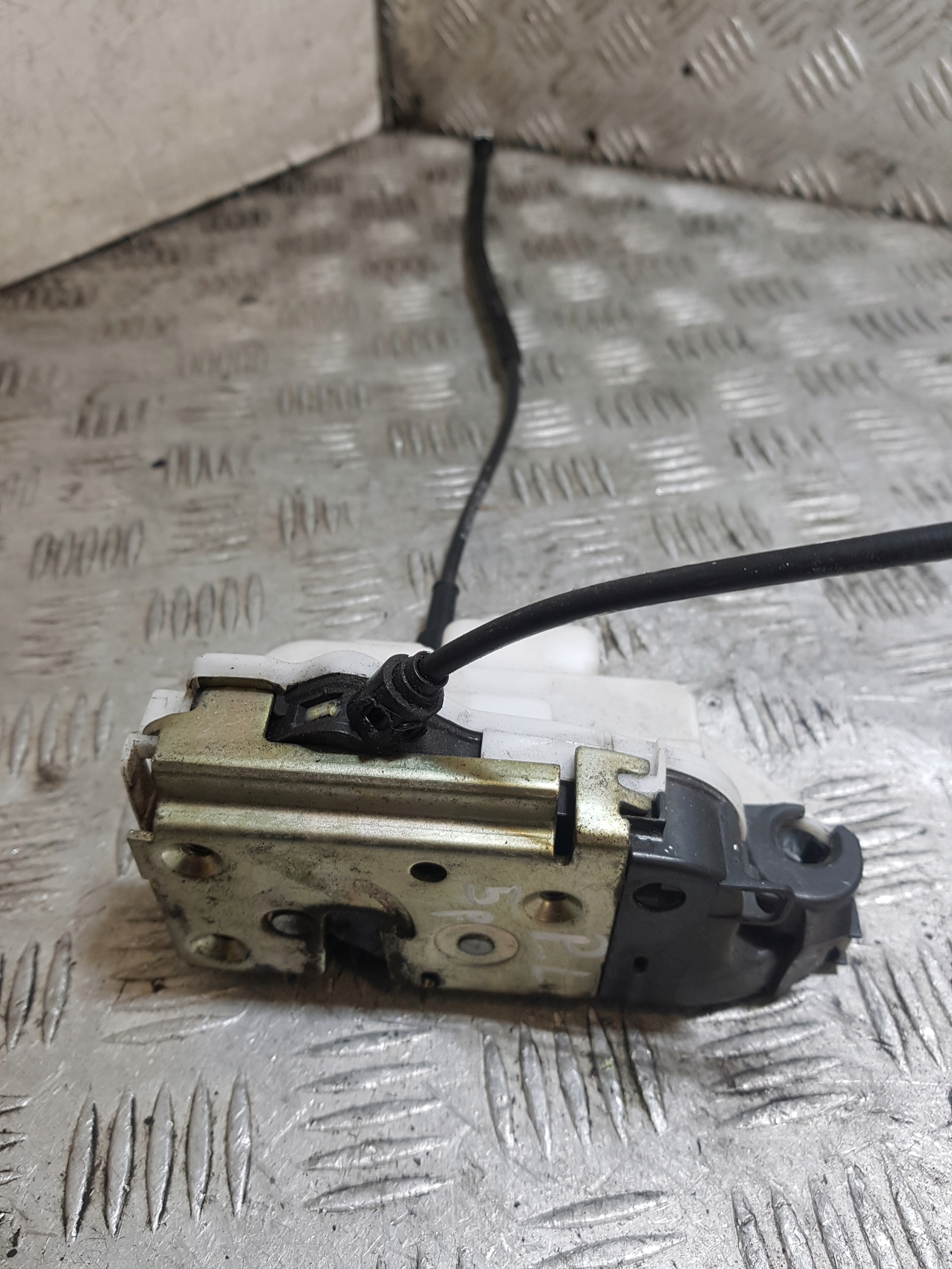 lock door left front CITROEN C3 5 PIN