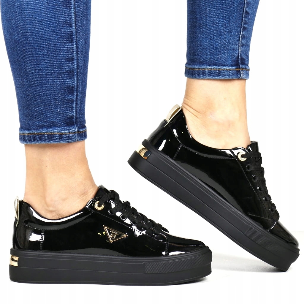 Černé Dámské Kožené Tenisky S Botami Na Silné Podrážce S Lakem