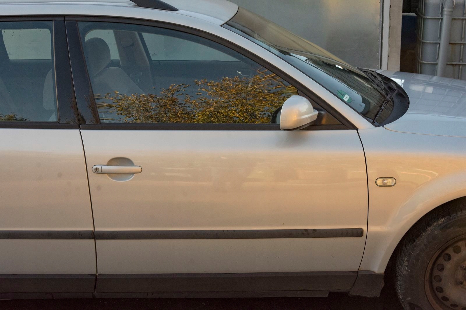 VW PASSAT B5 DRZWI PRZÓD PRZEDNIE PRAWE LB7Z