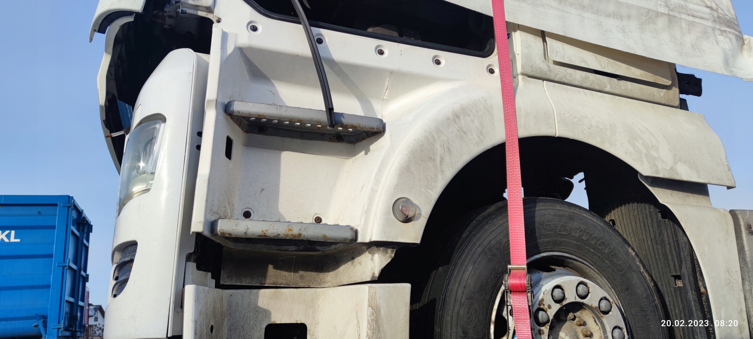 STOPNICA LEWA NADKOLE MAN TGX TGA 81615100833 Producent części MAN OE