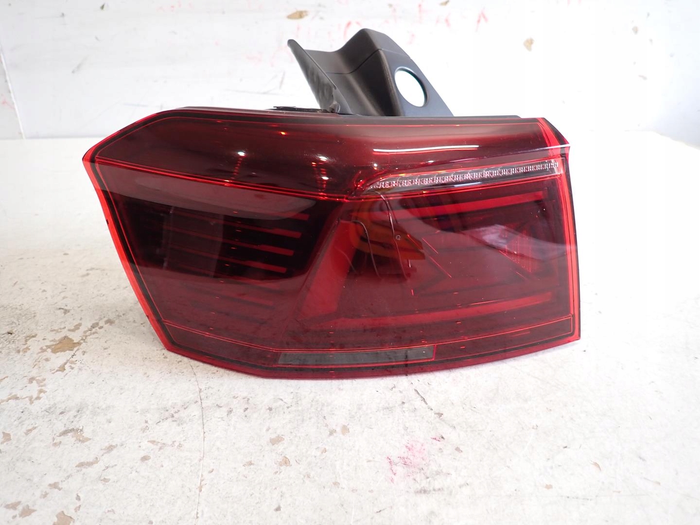 VW PASSAT B8 LIFT KOMBI LEWA TYLNA LAMPA ORYGINAŁ 3G9945207P