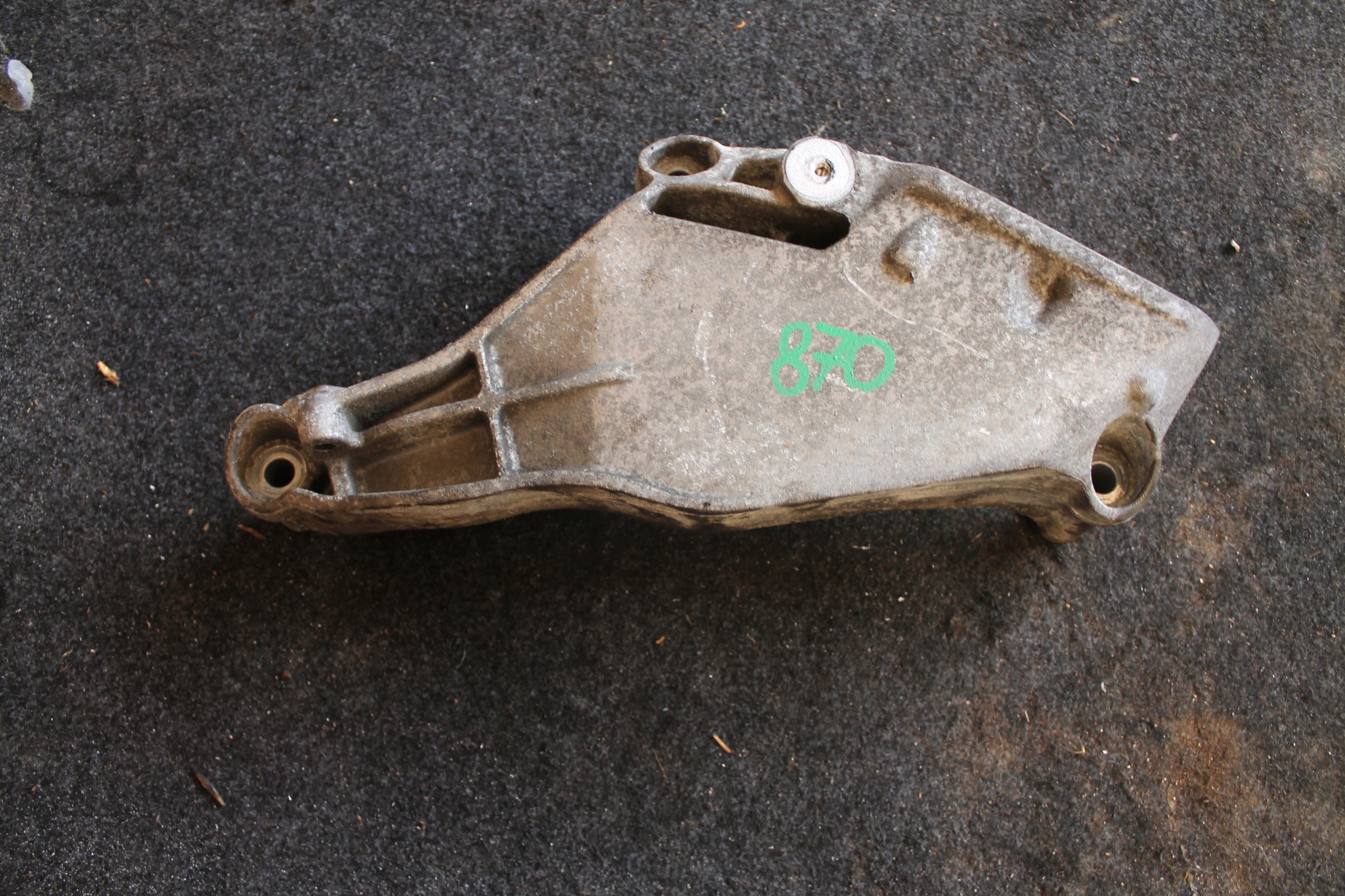 870. supporto staffa Motore 06J199207R