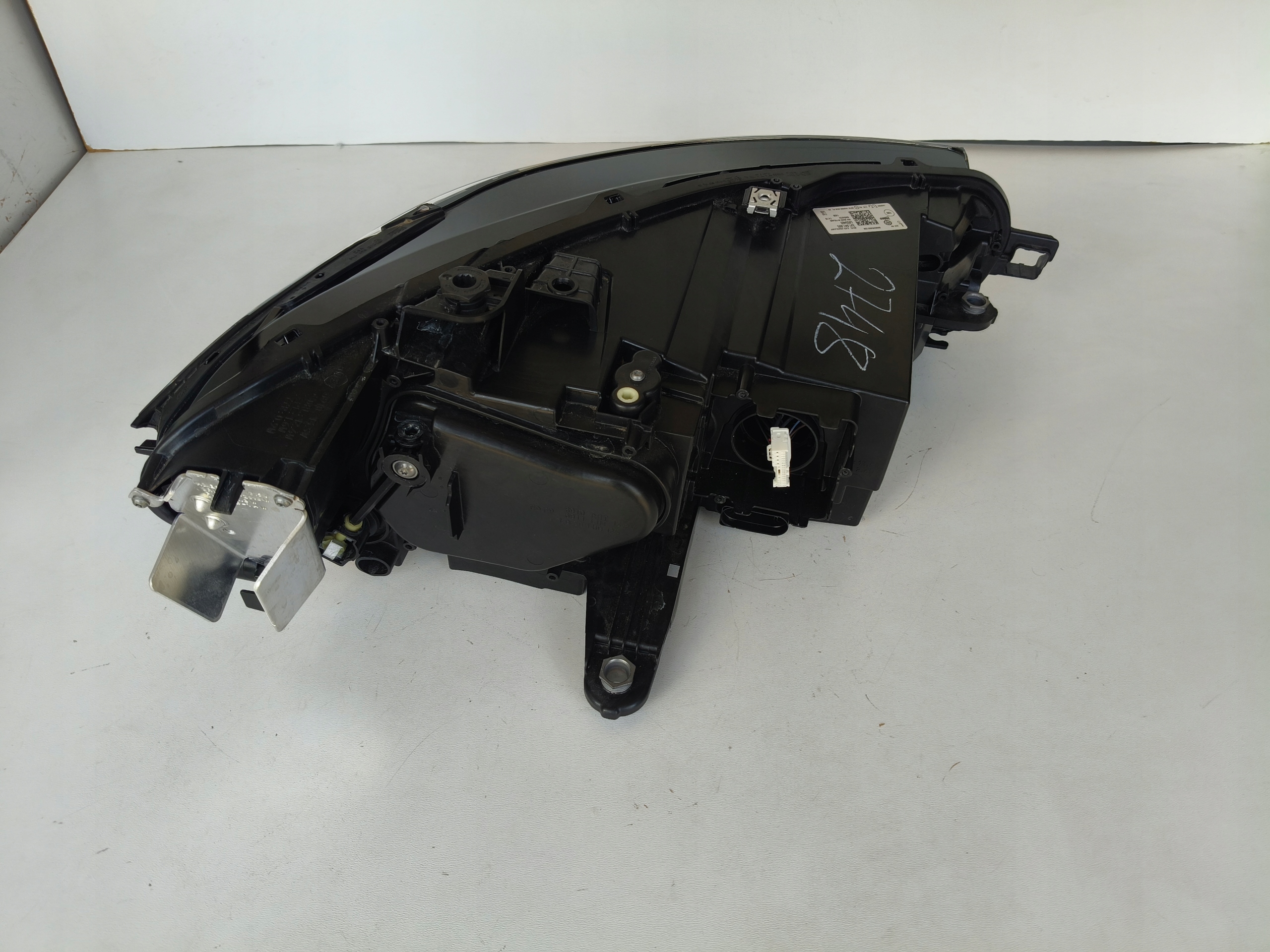light left REFLEKTOR VW PASSAT B9 3J 3J0 23- LED